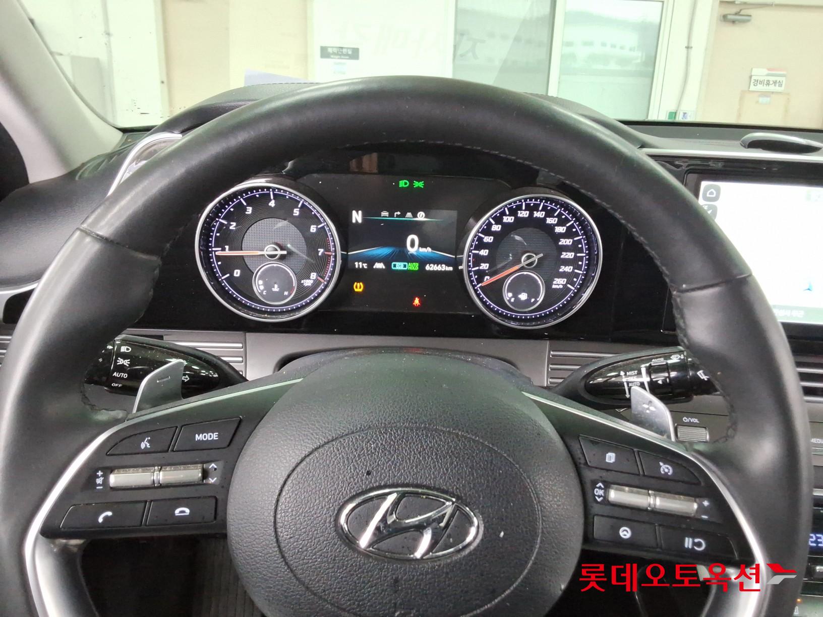 Hyundai Grandeur - 30