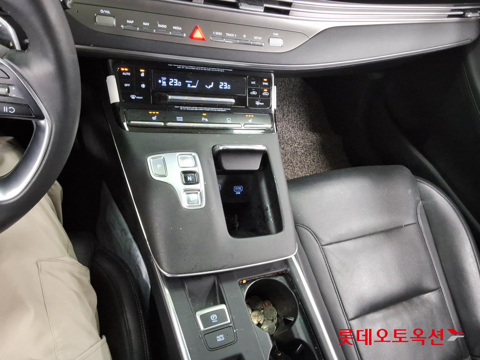 Hyundai Grandeur - 34