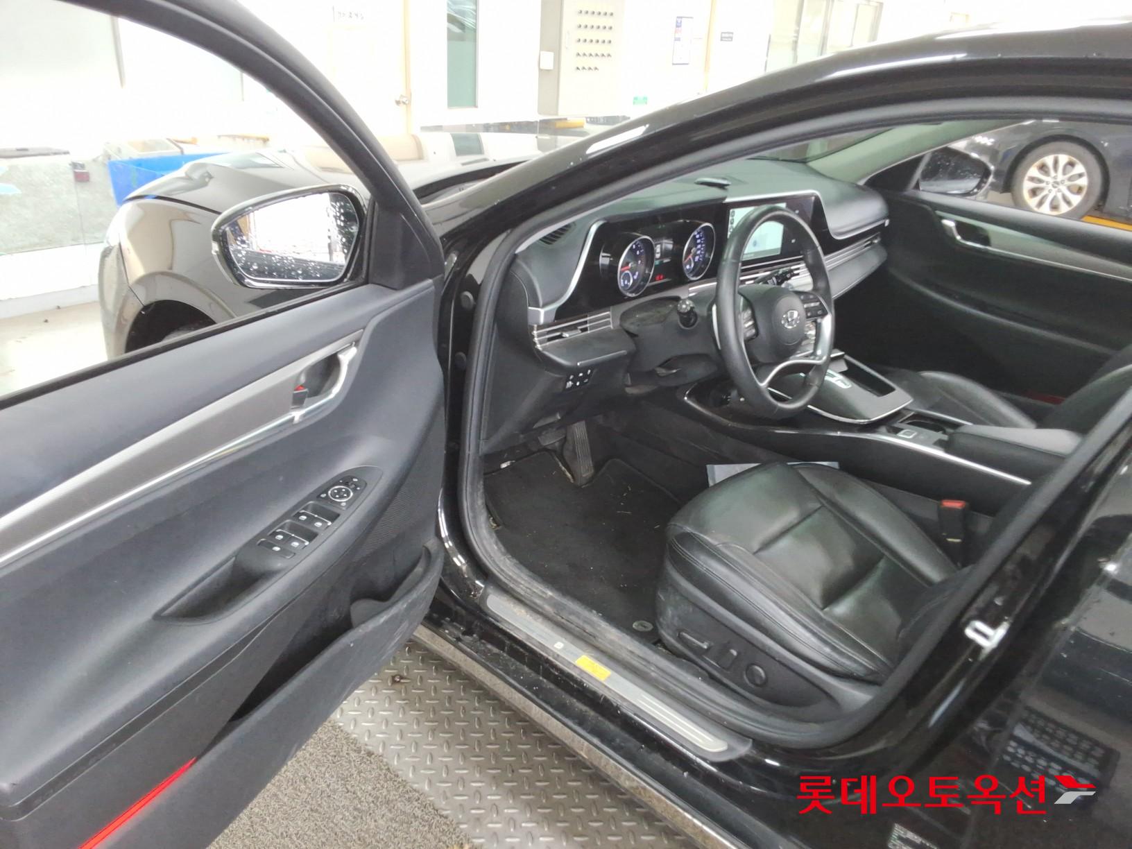 Hyundai Grandeur - 35