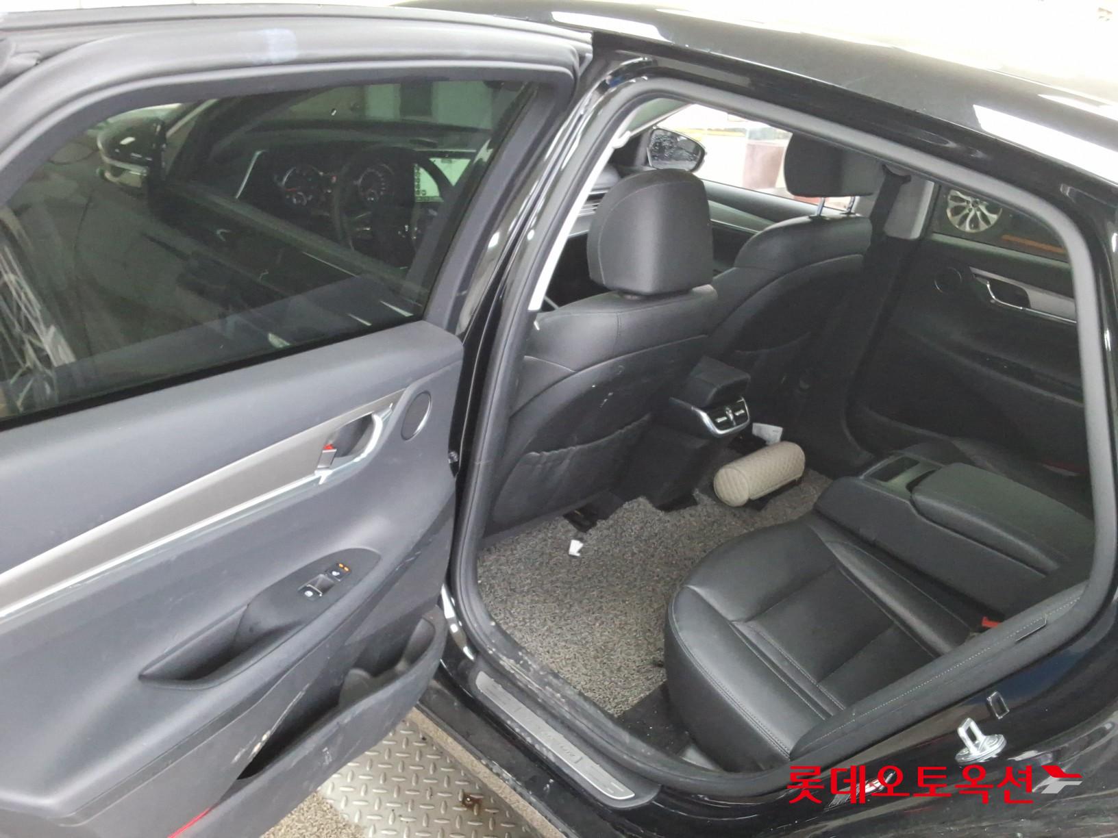 Hyundai Grandeur - 37