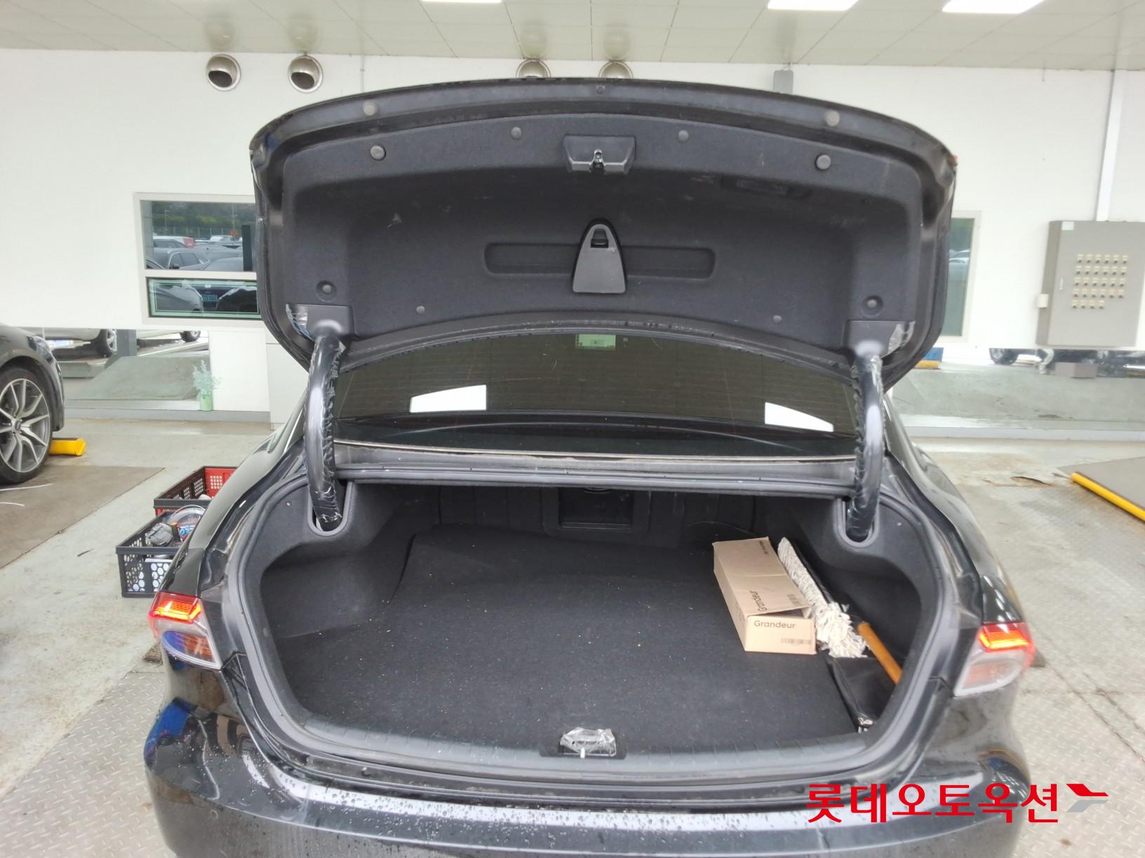 Hyundai Grandeur - 9