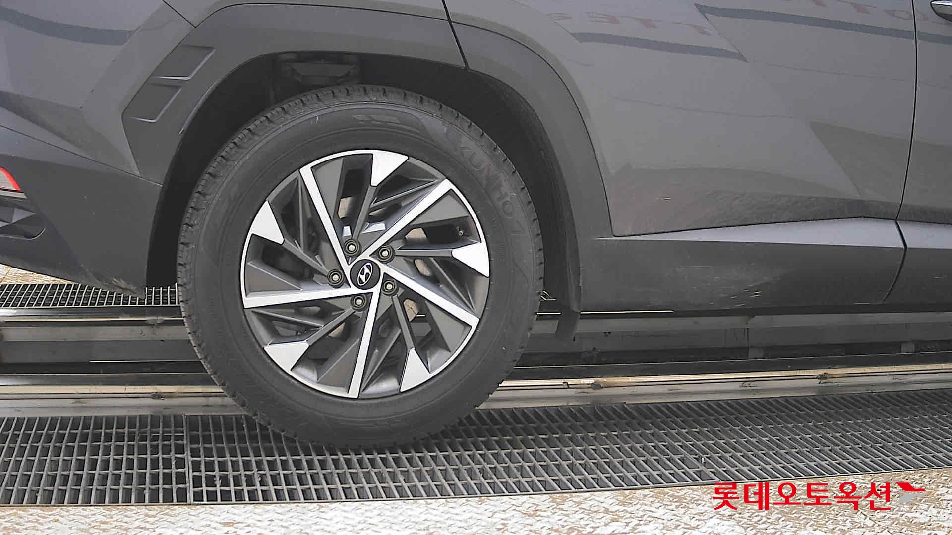 Hyundai Tucson - 28