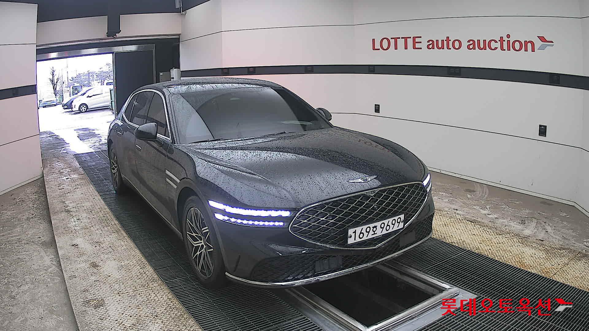 جينيسيس G90 - 24