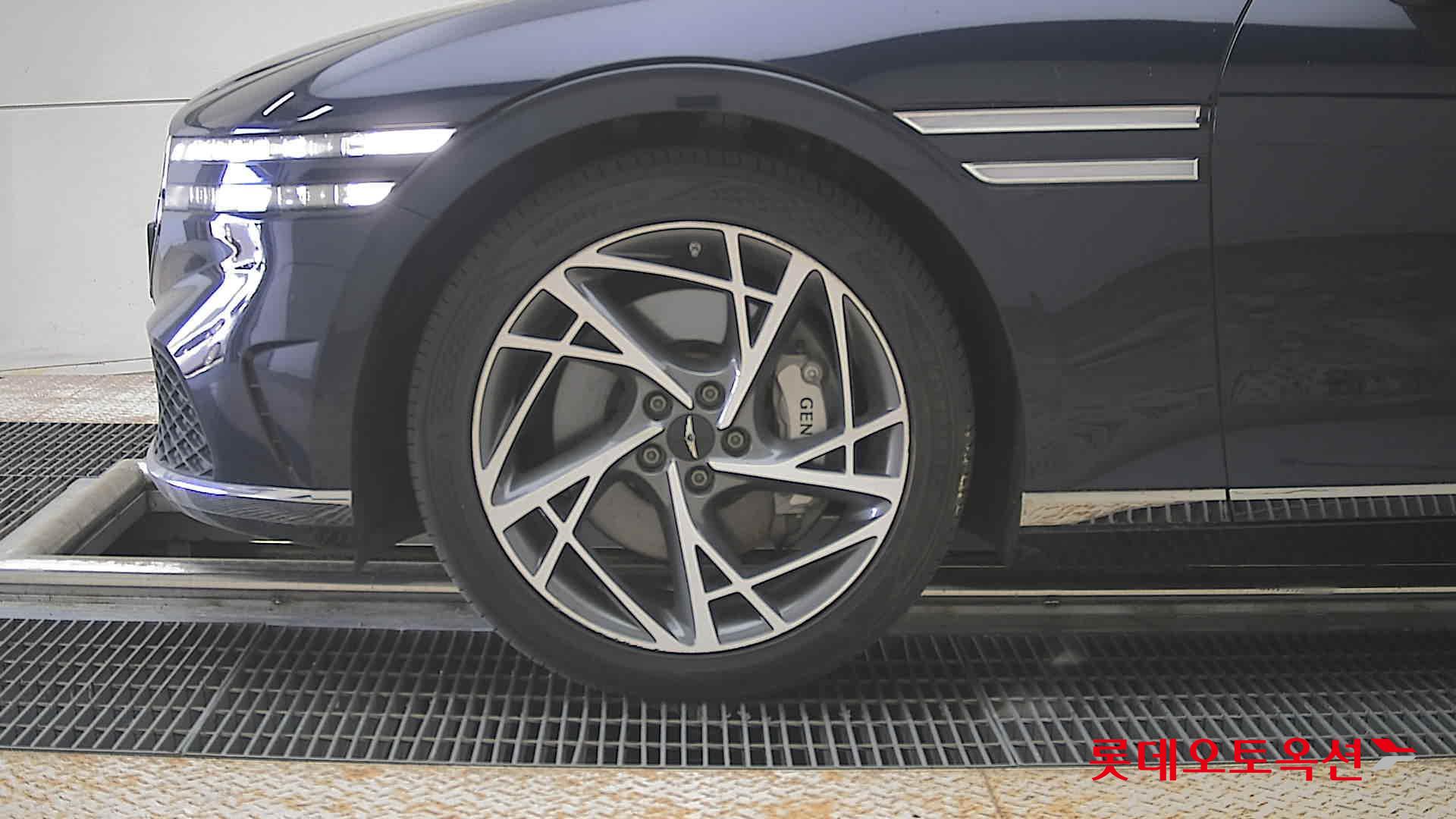 제네시스 G90 - 25