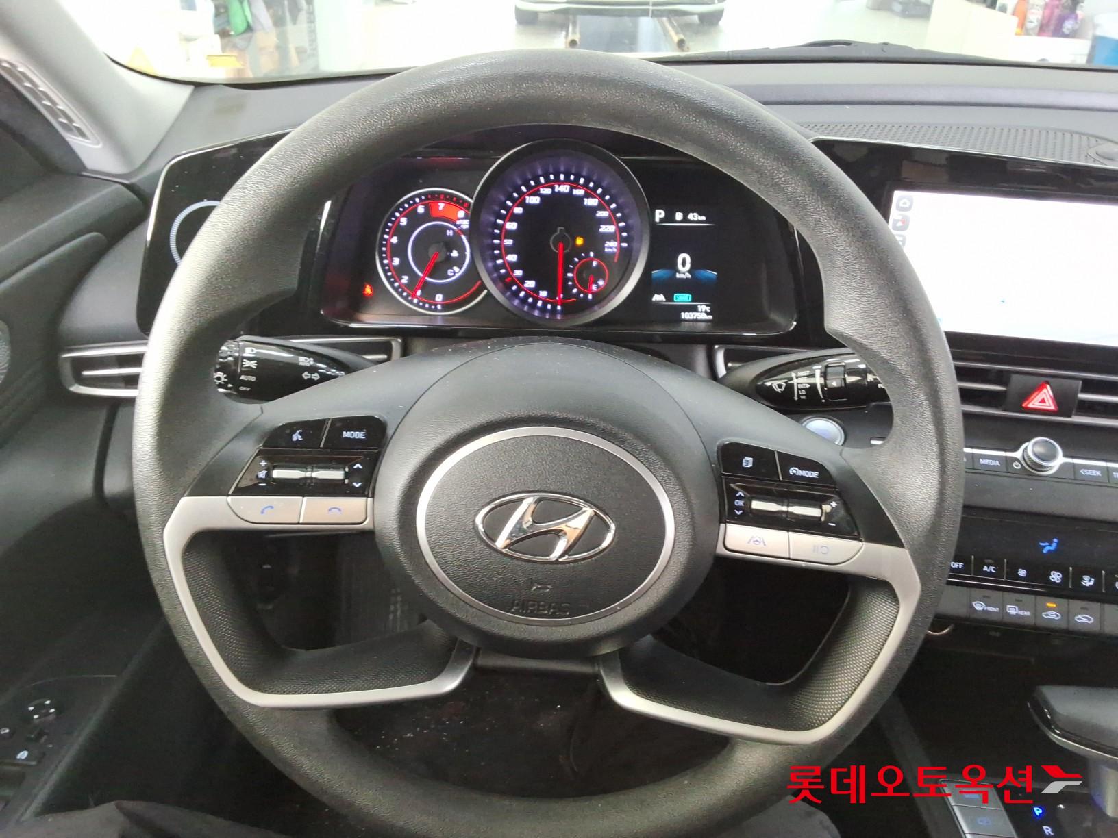 هيونداي إلانترا 2023 - صورة 30