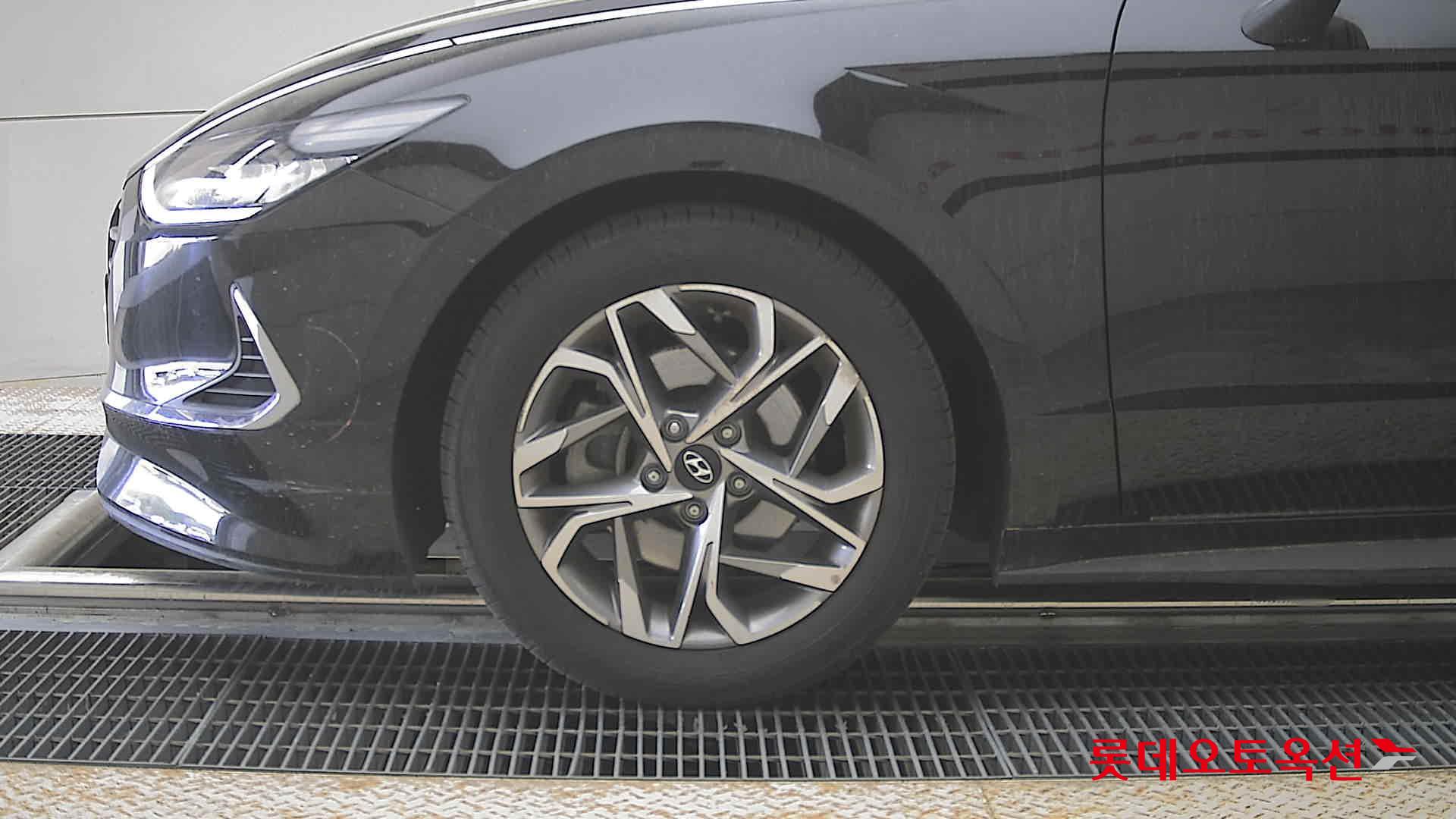 Hyundai Sonata 2021 - Image 25