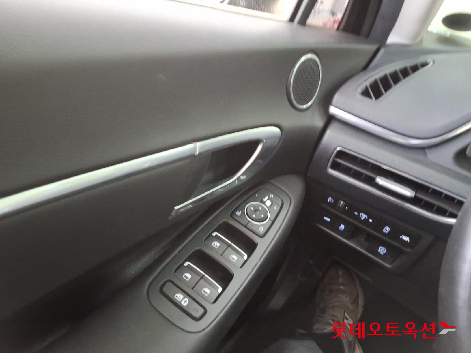 Hyundai Sonata 2021 - Image 29