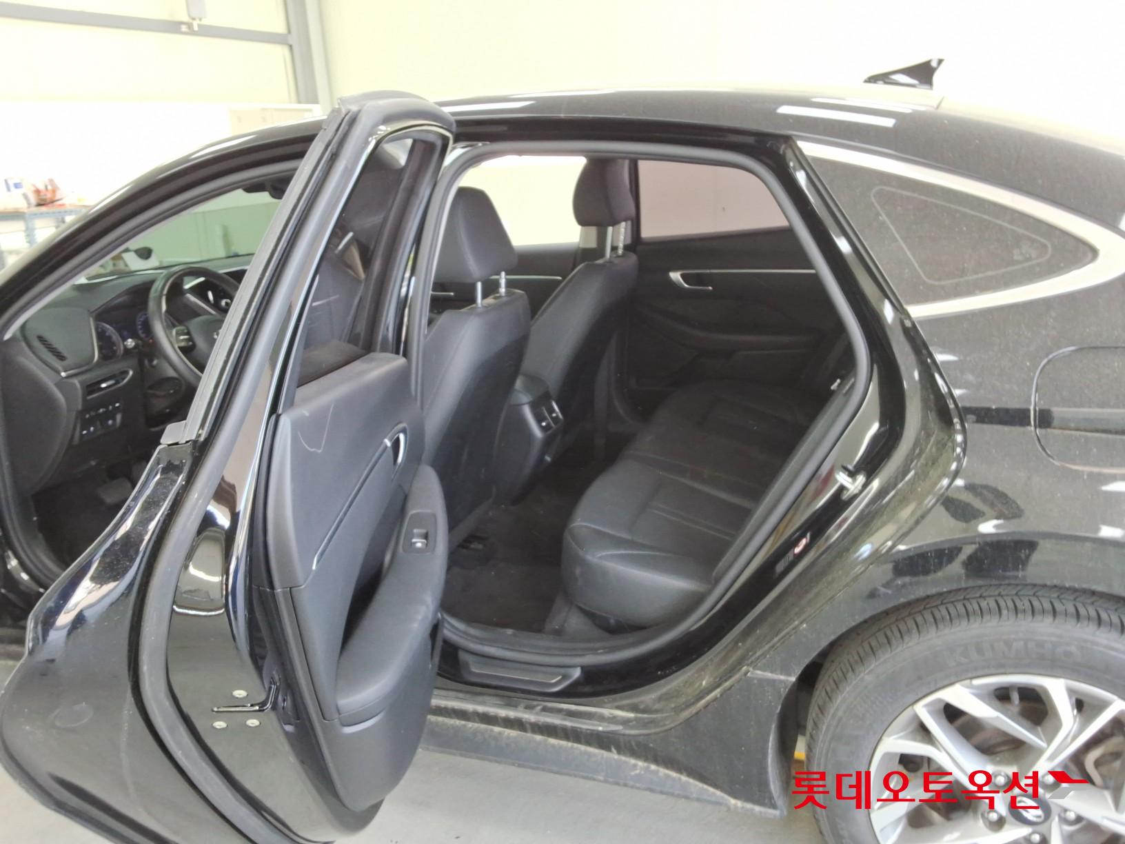 Hyundai Sonata 2021 - Image 38