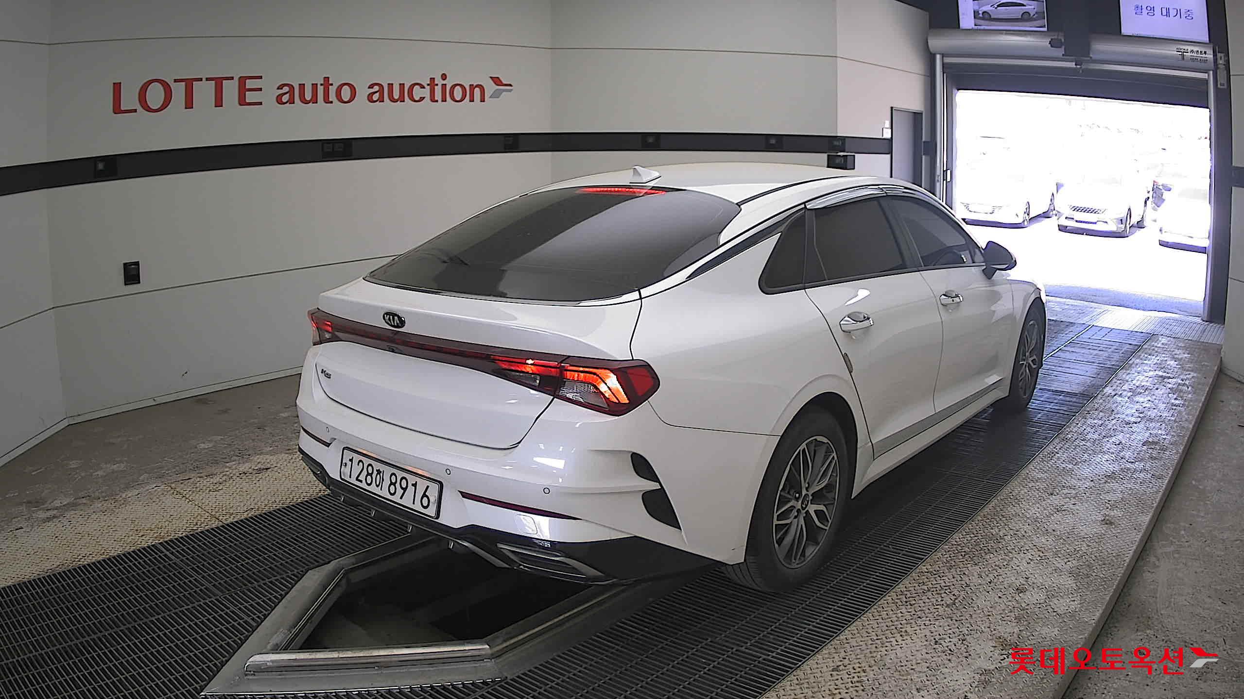Kia K5 - 5