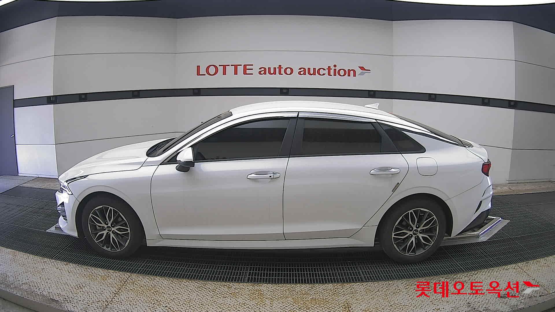 Kia K5 - 13