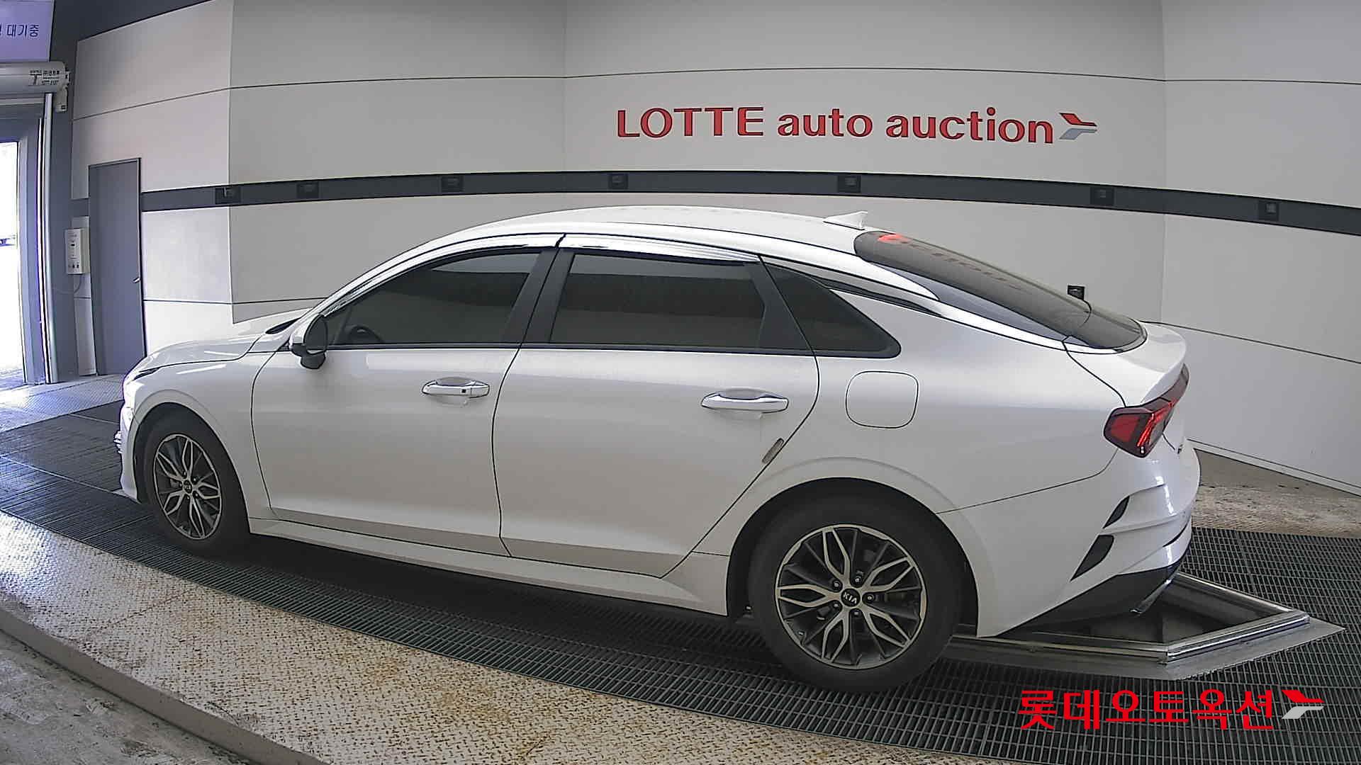 Kia K5 - 14