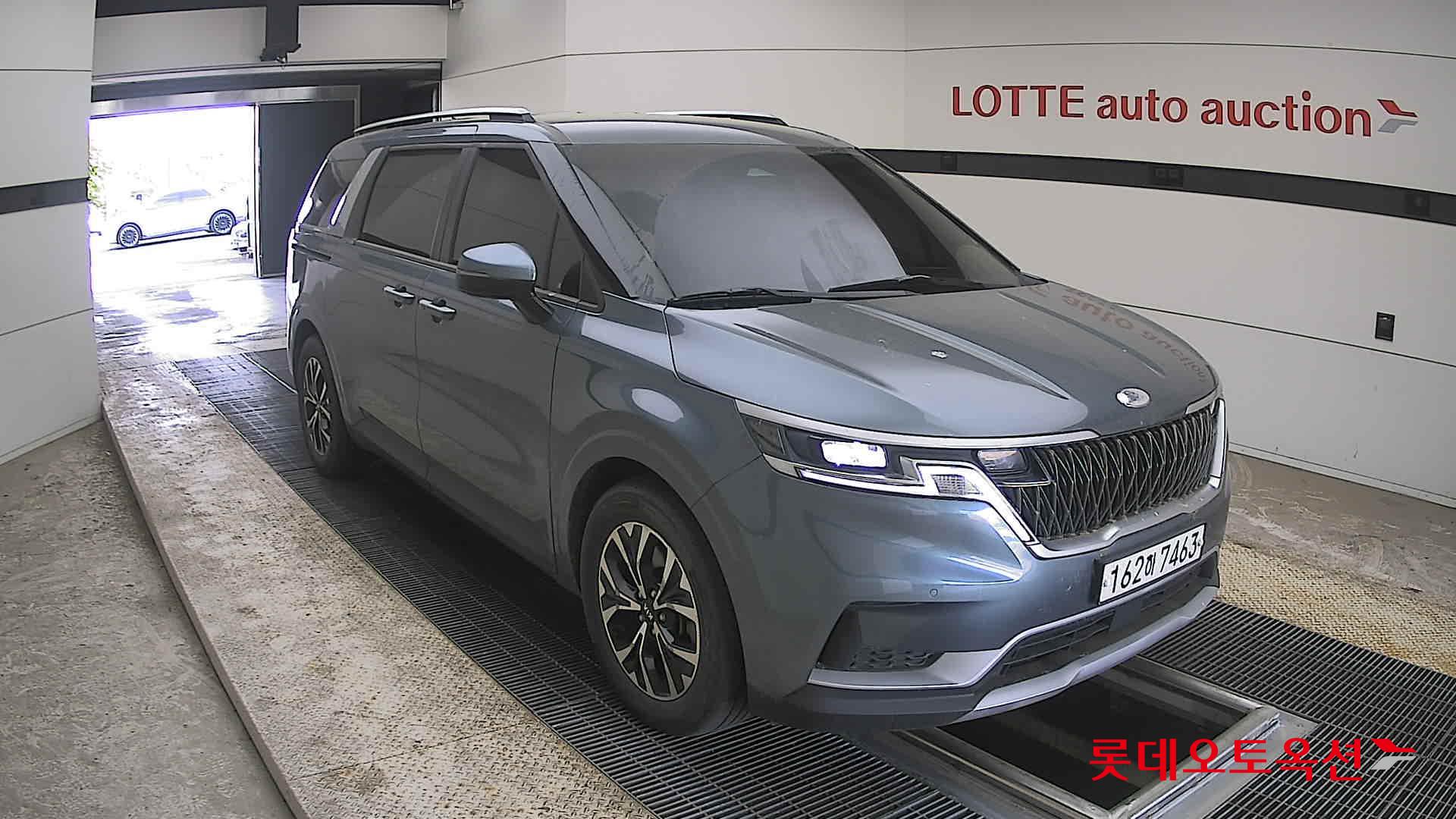 Kia Carnival - 6
