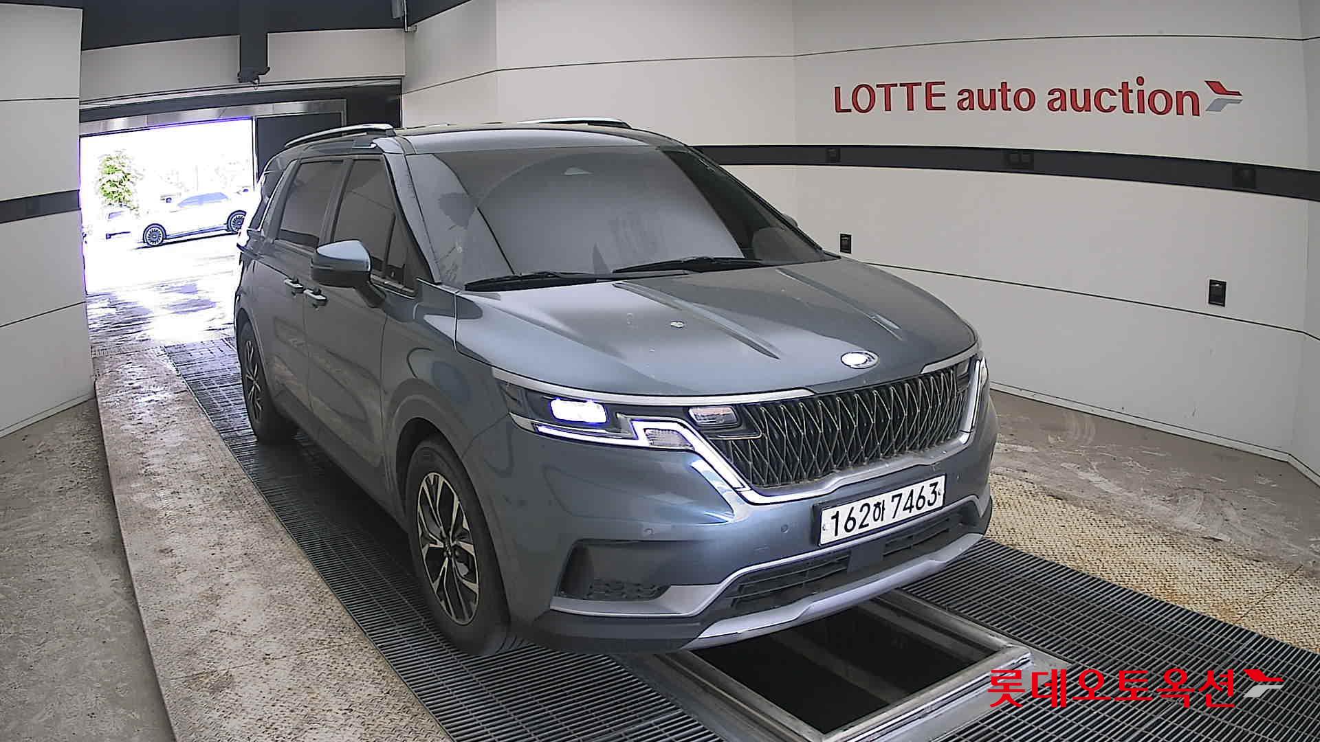 Kia Carnival - 24