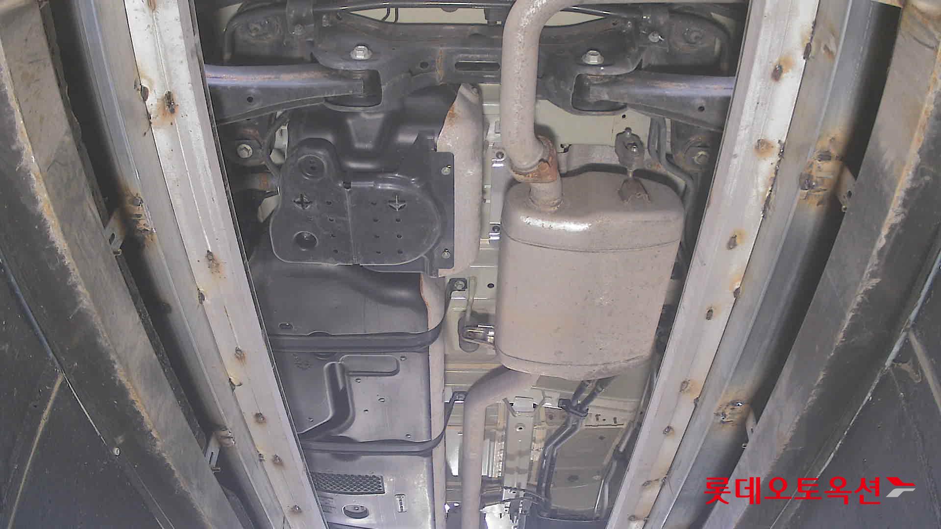 Kia Carnival - 2