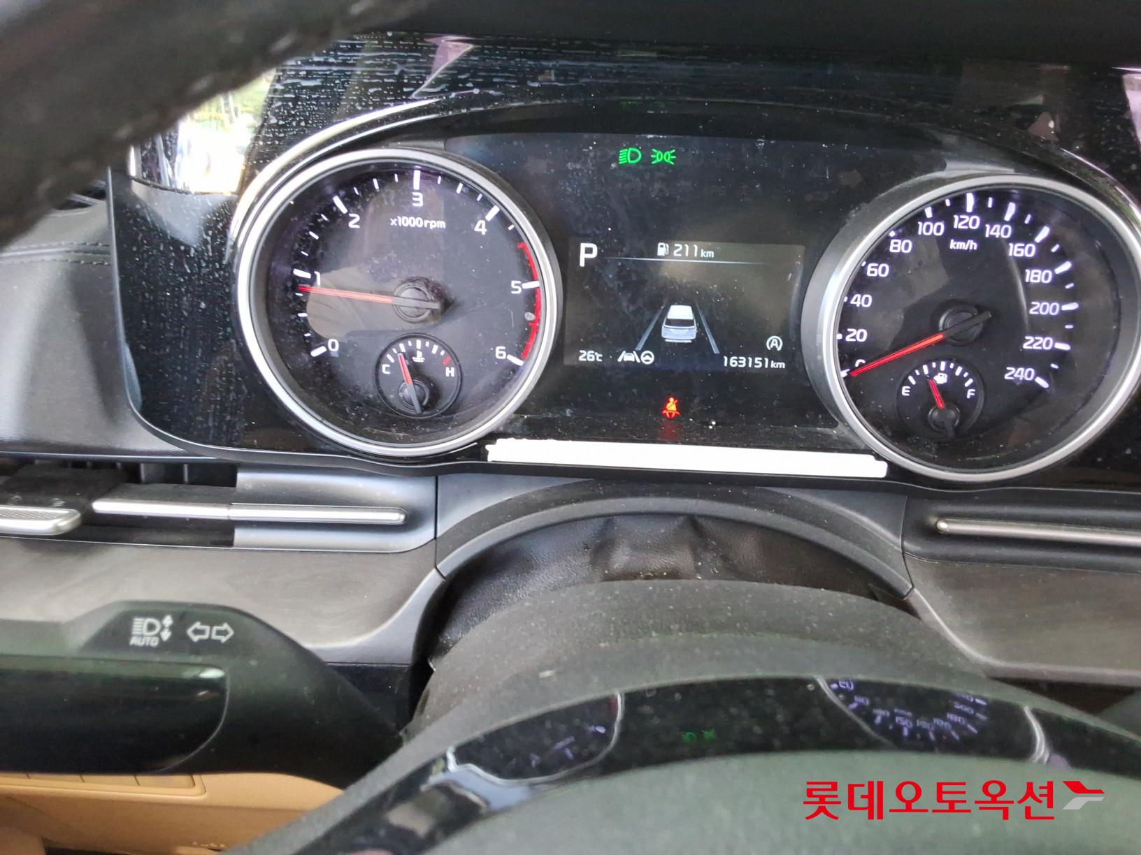 Kia Carnival - 30