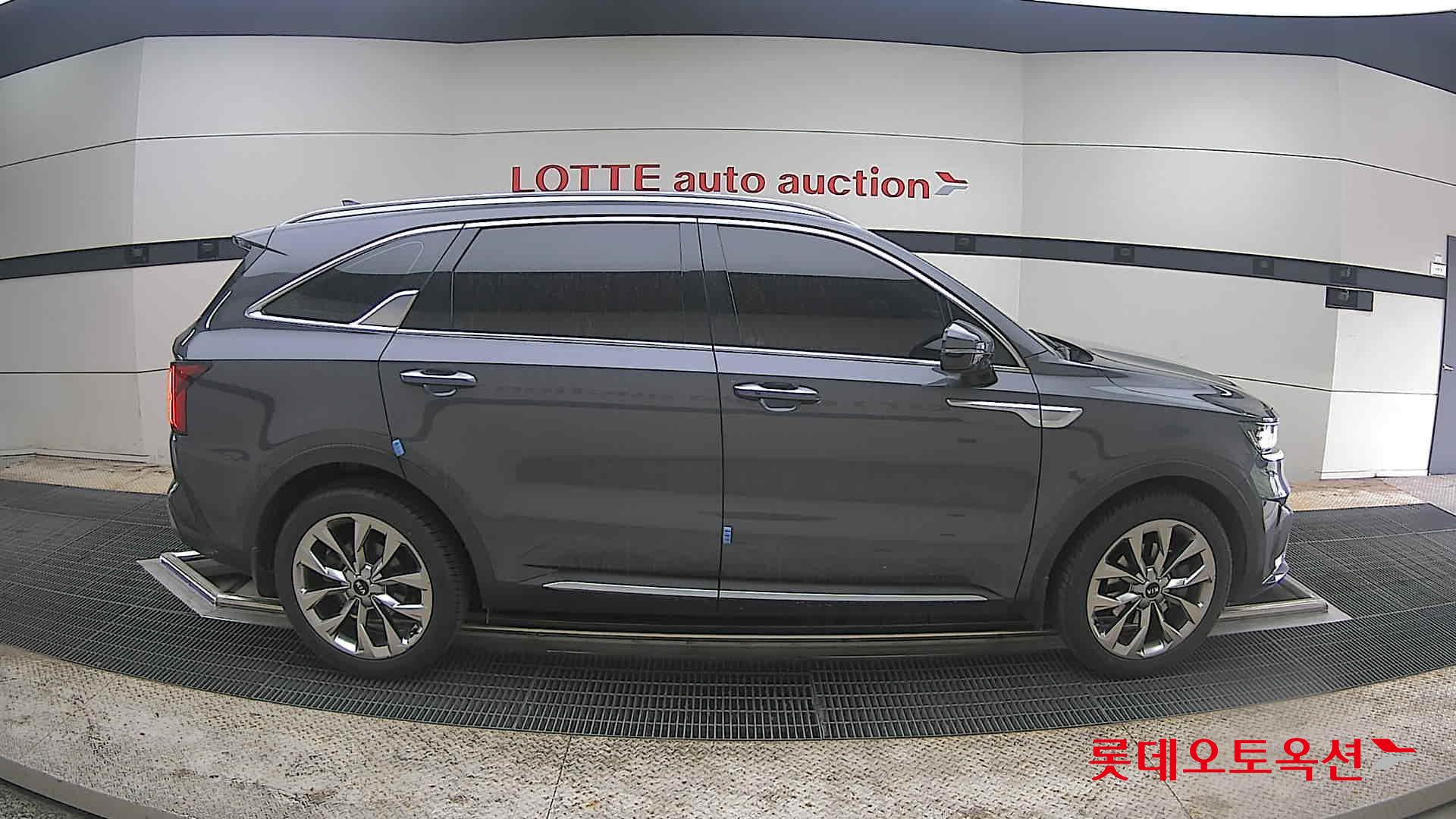 كيا سورينتو 2021 - صورة 21