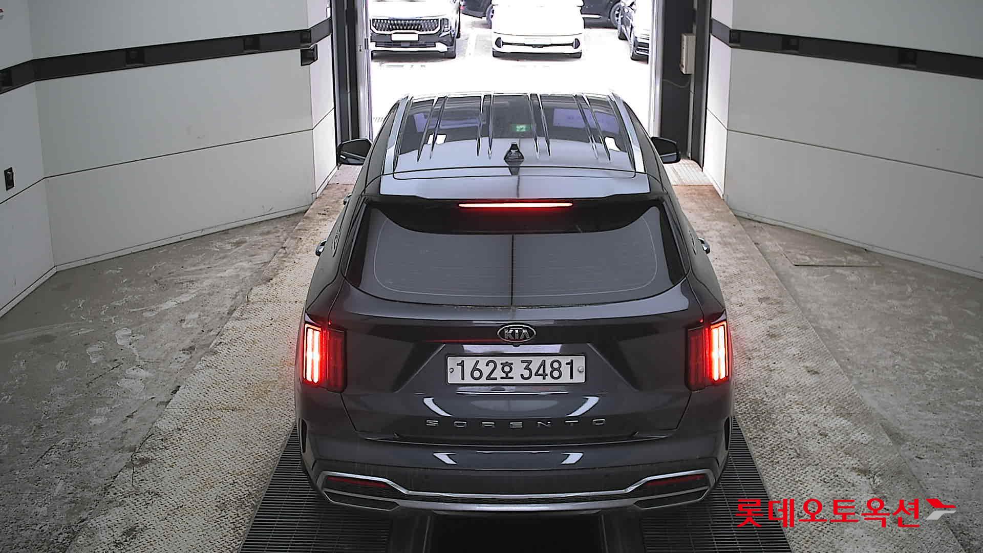 كيا سورينتو 2021 - صورة 17