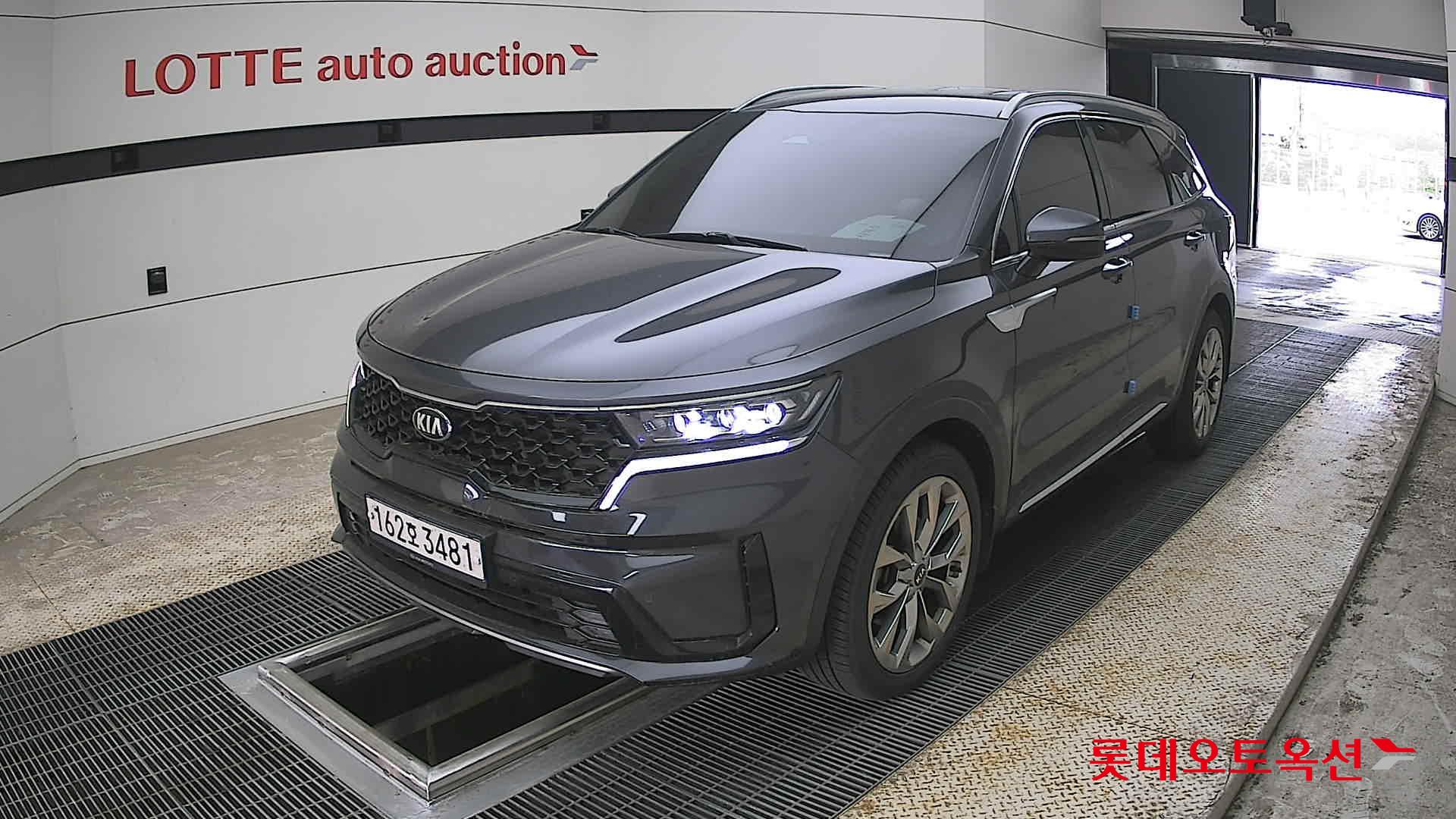 كيا سورينتو 2021 - صورة 3