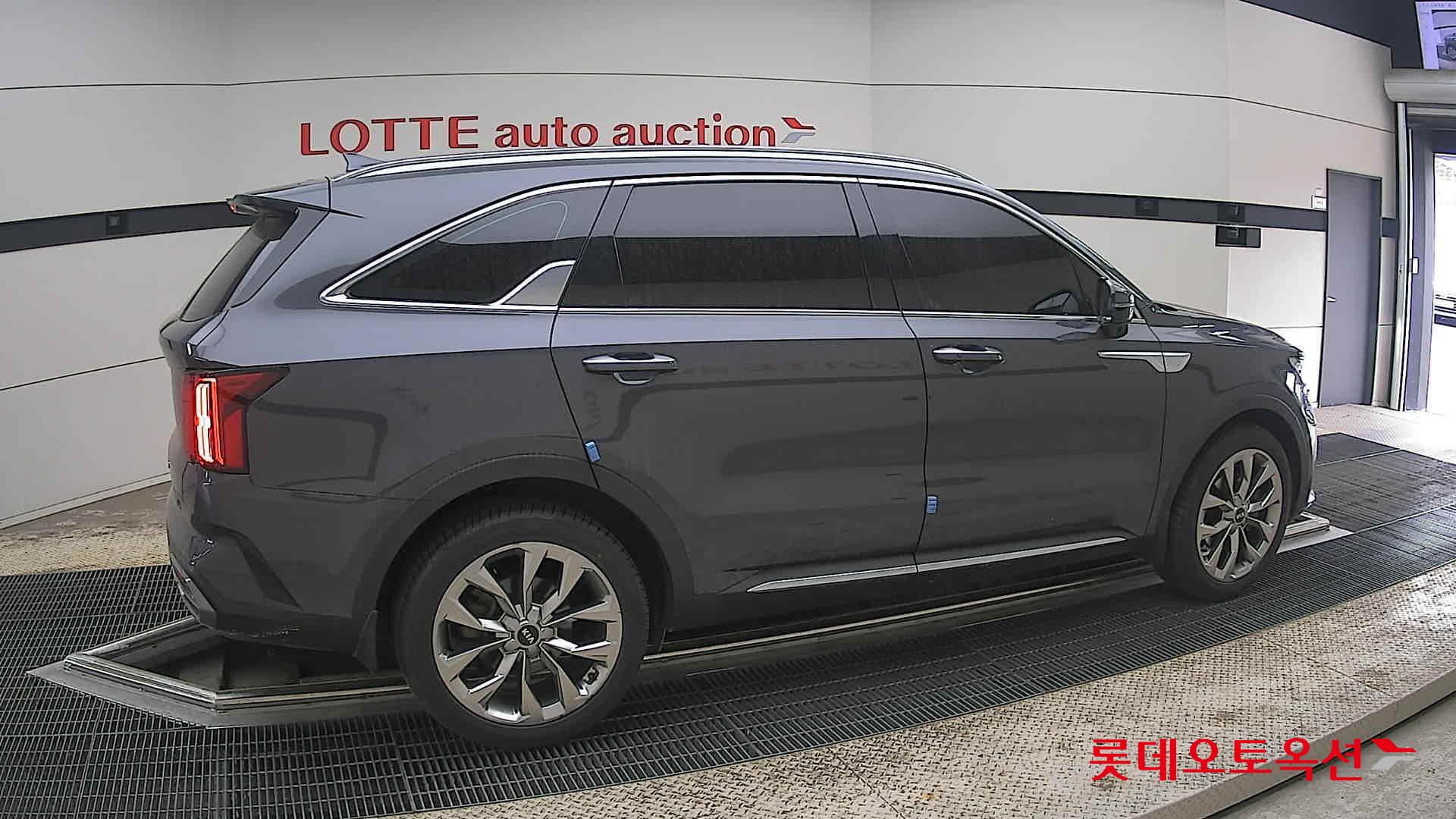 كيا سورينتو 2021 - صورة 20