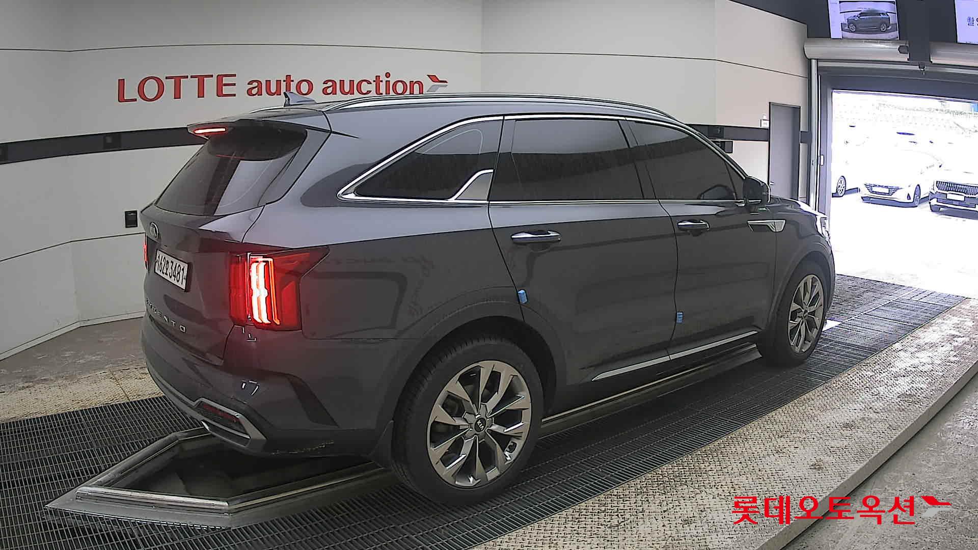 كيا سورينتو 2021 - صورة 19