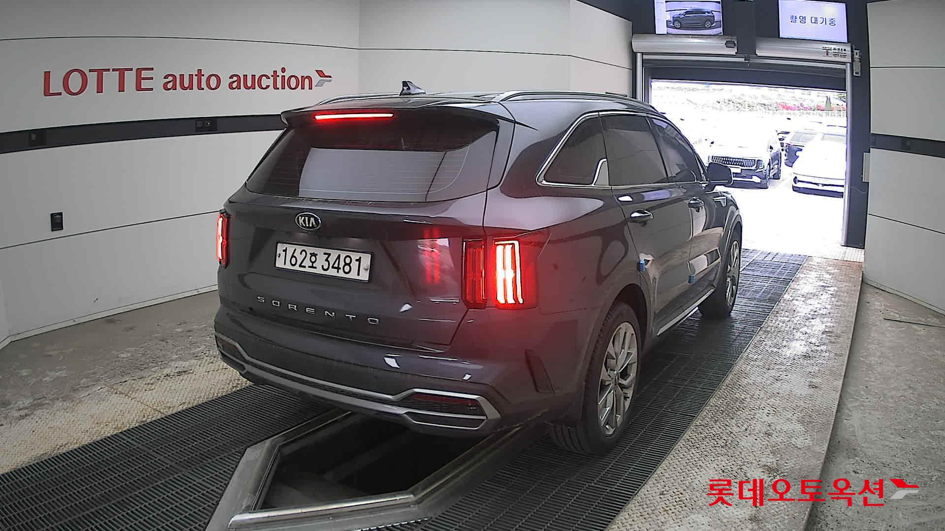 كيا سورينتو 2021 - صورة 18