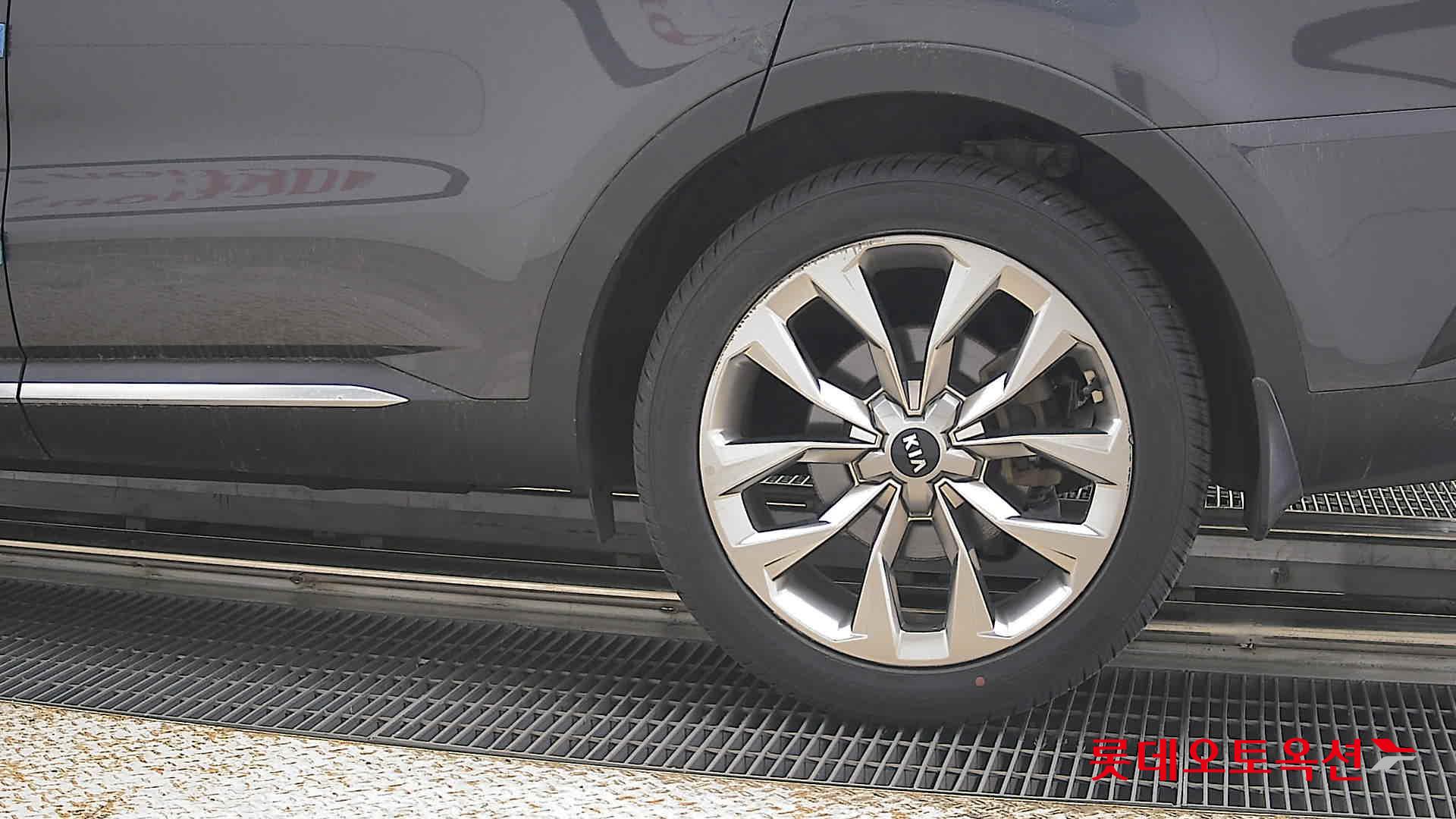 كيا سورينتو 2021 - صورة 26