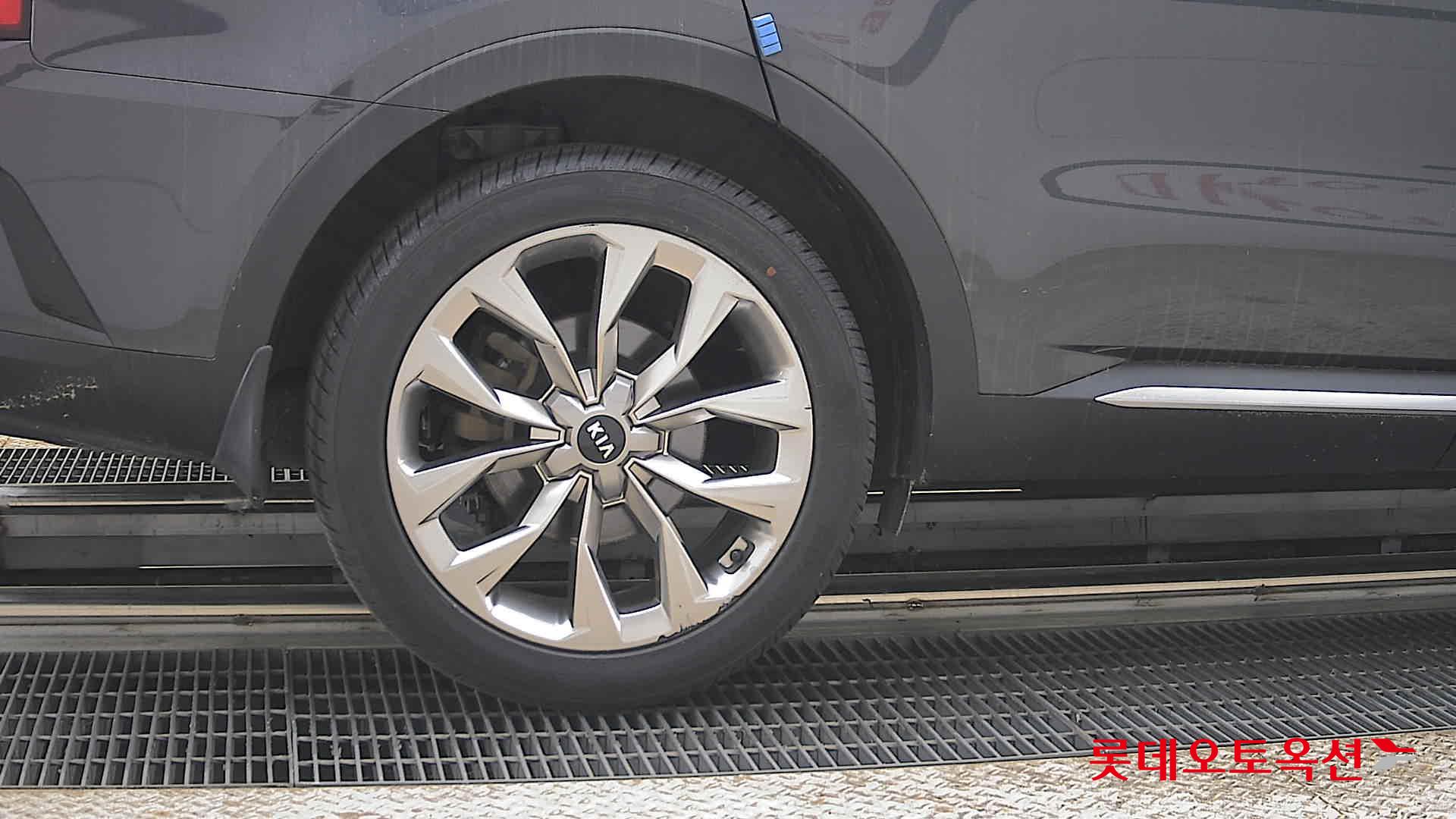 كيا سورينتو 2021 - صورة 28