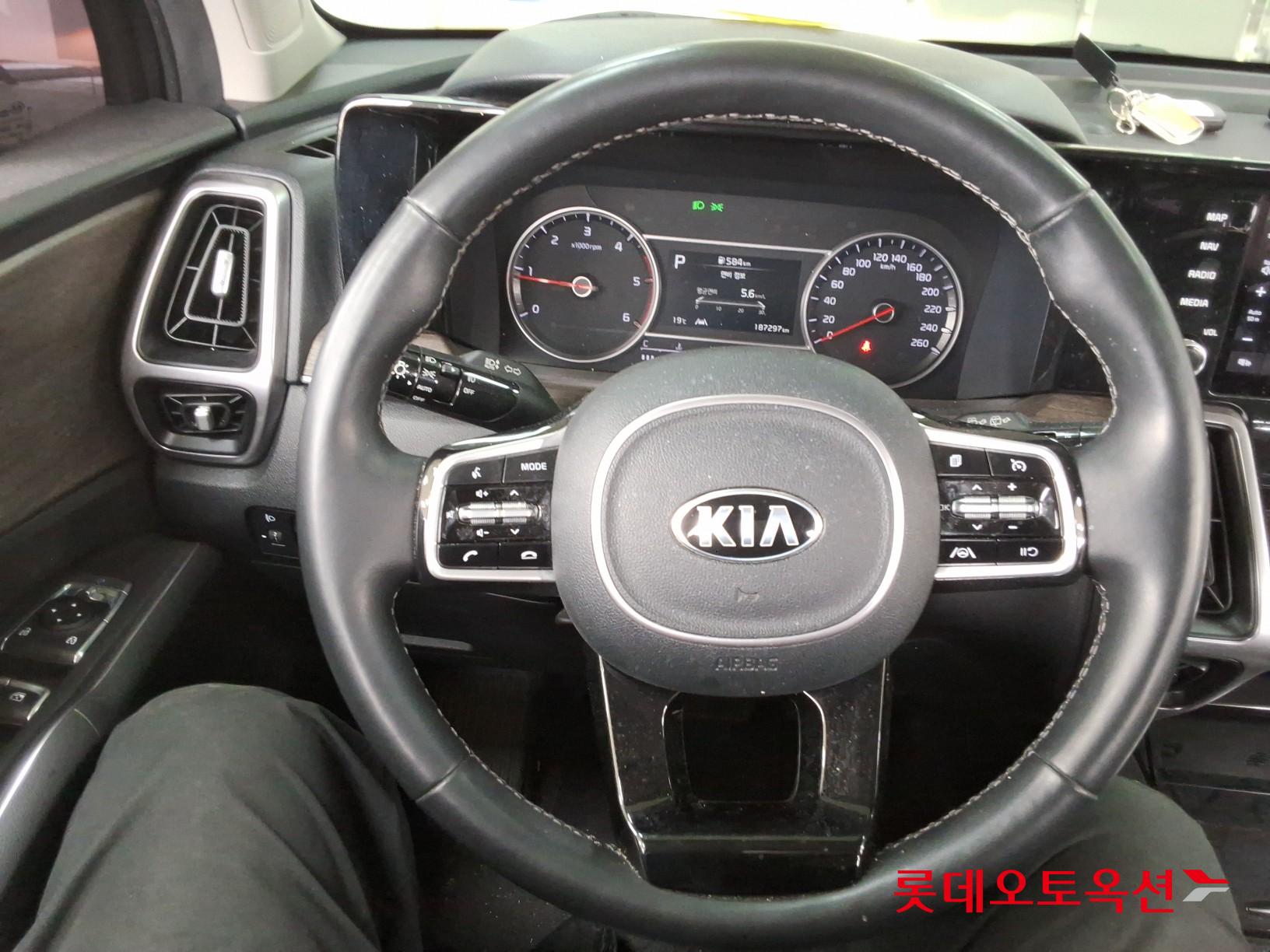 كيا سورينتو 2021 - صورة 30