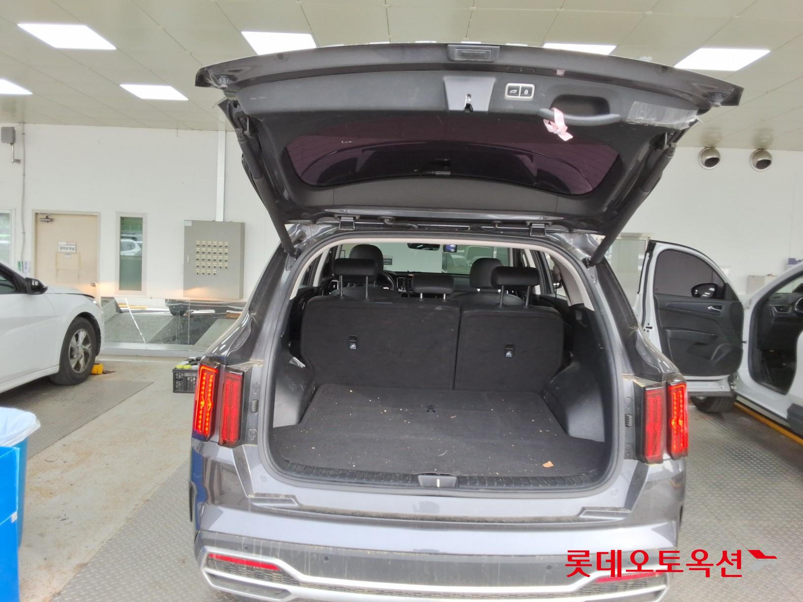 كيا سورينتو 2021 - صورة 9