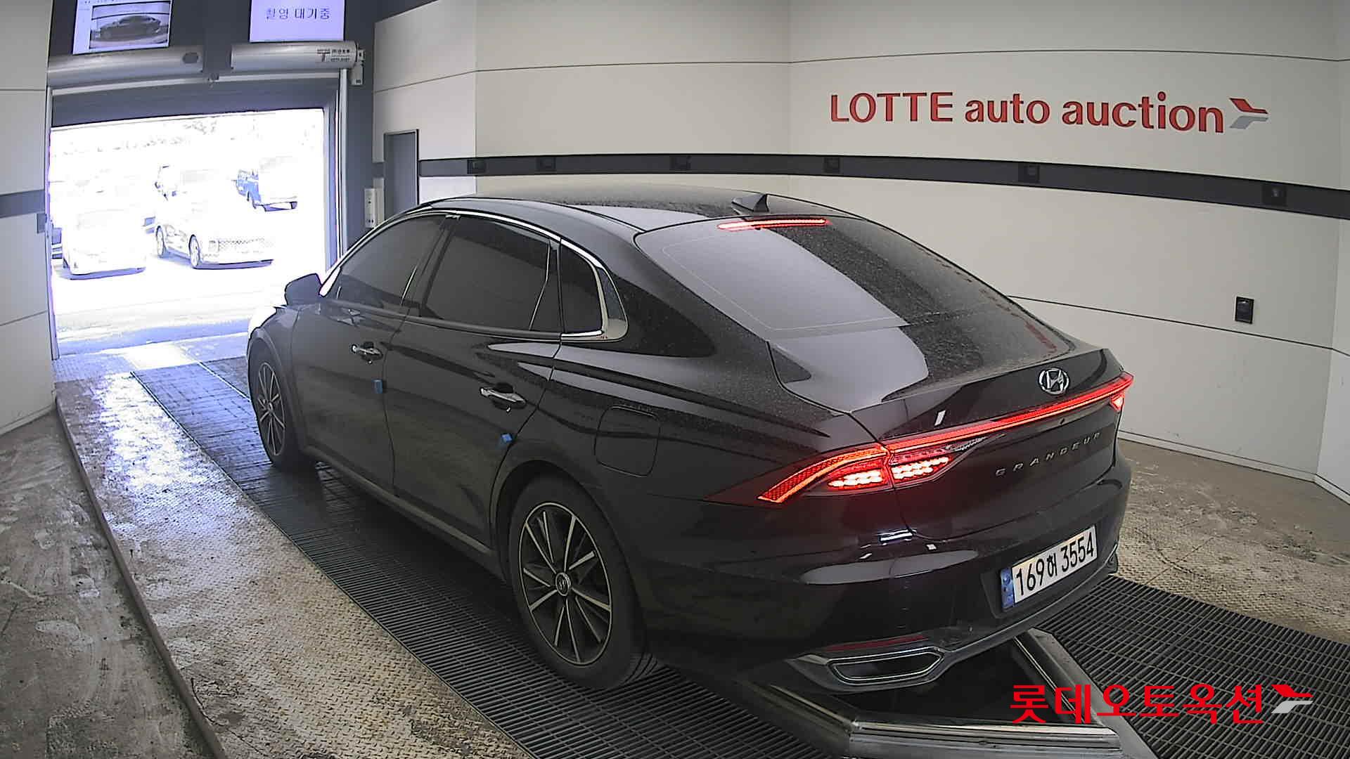 Hyundai Grandeur - 4