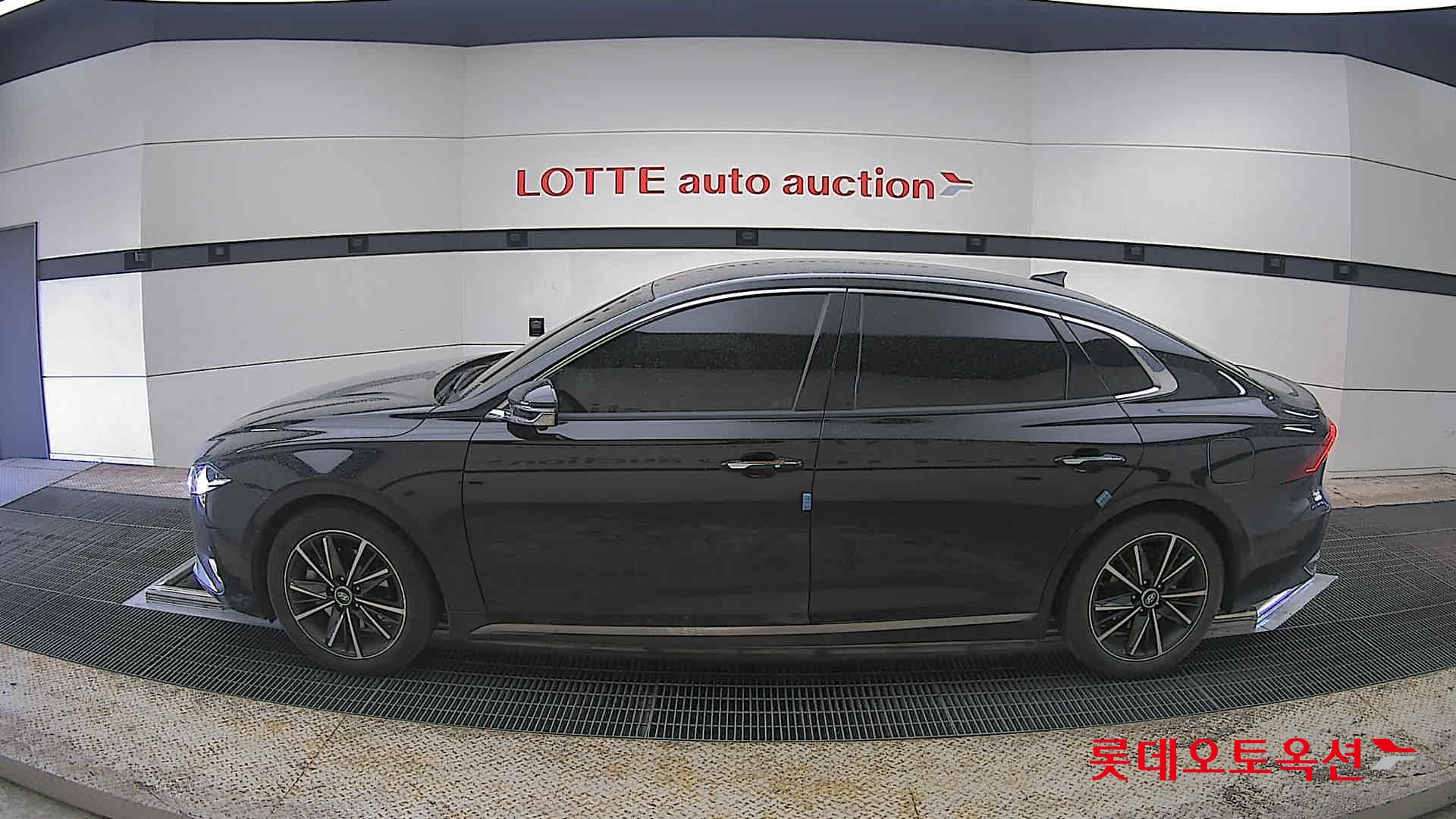Hyundai Grandeur - 13