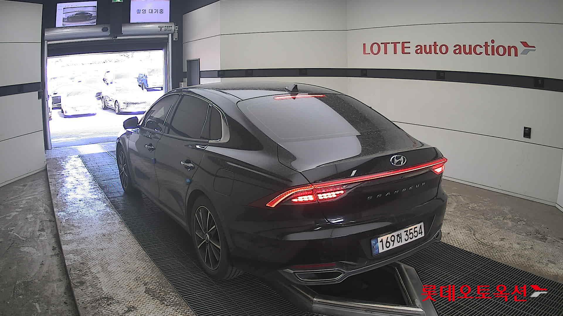 Hyundai Grandeur - 16