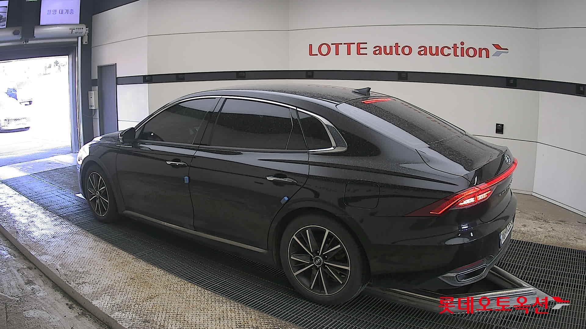 Hyundai Grandeur - 15