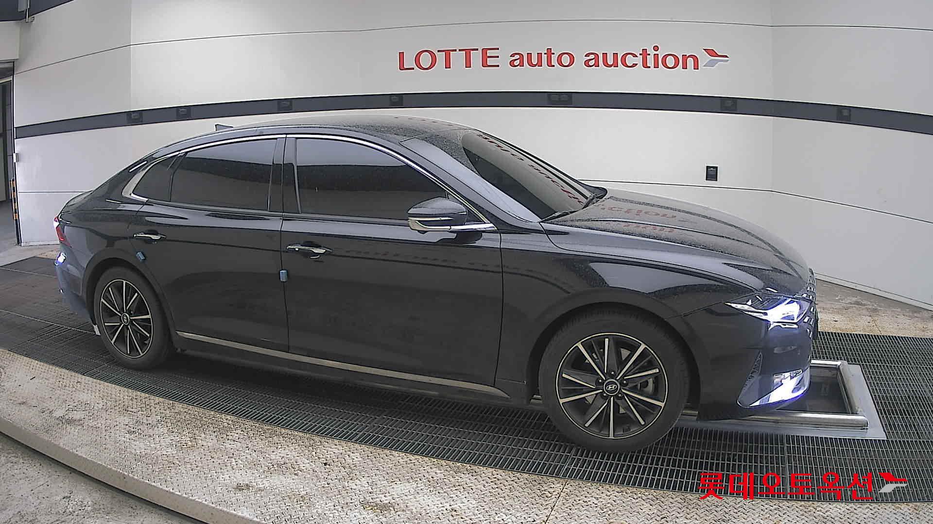 Hyundai Grandeur - 22