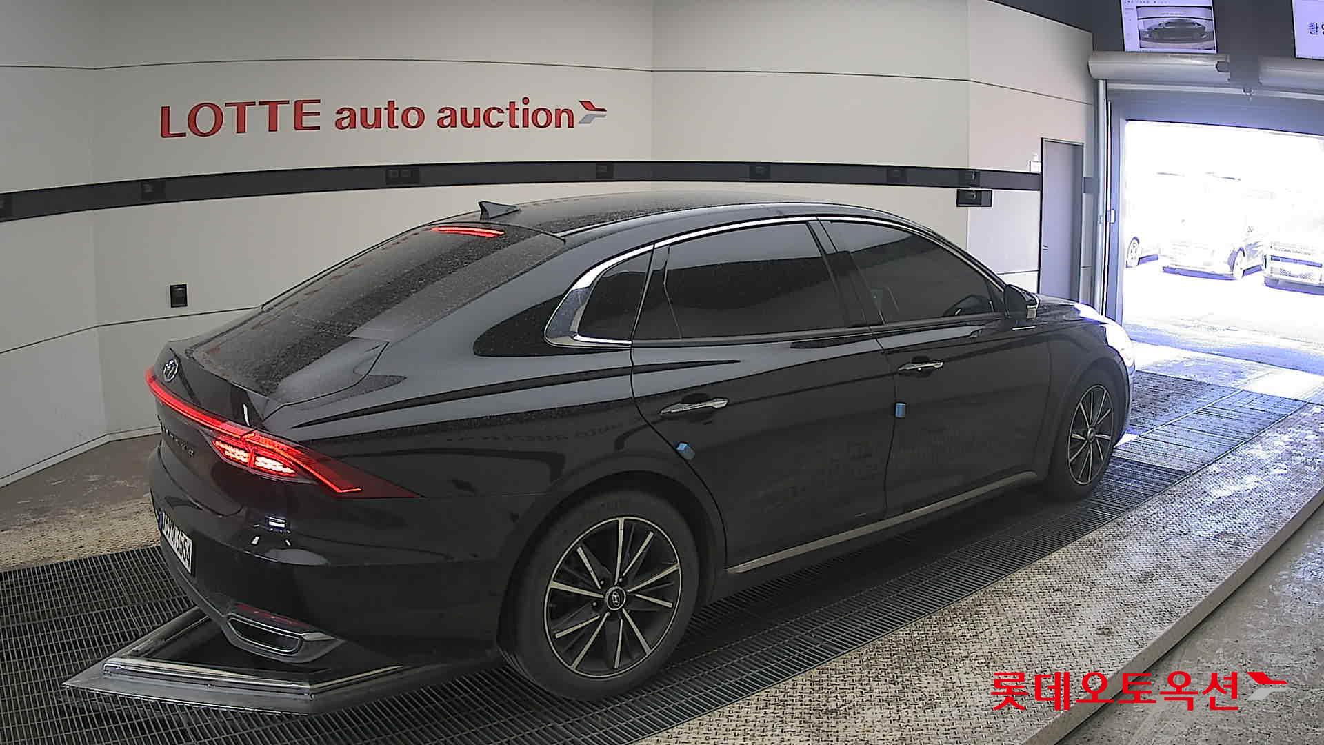 Hyundai Grandeur - 19
