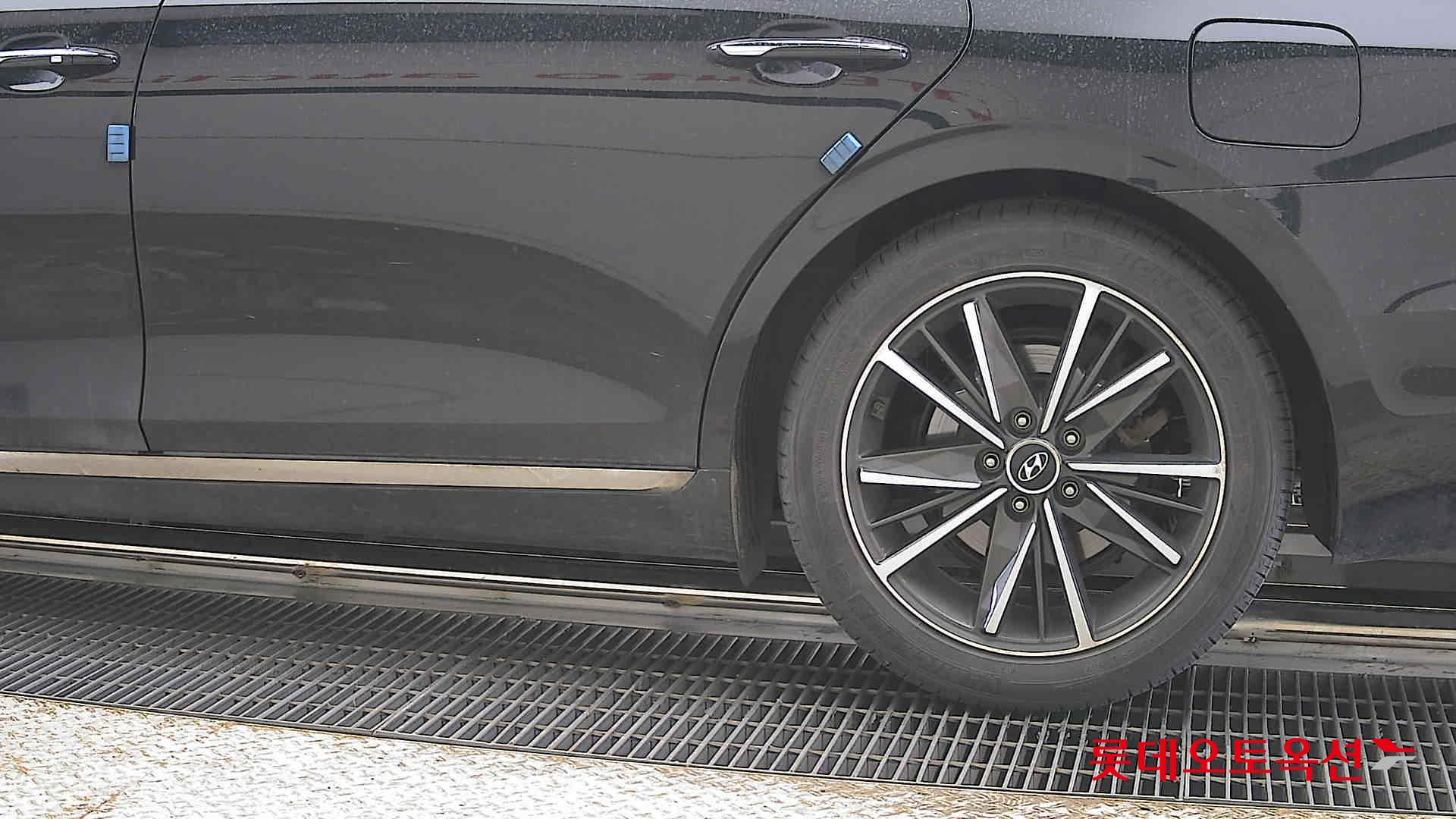 Hyundai Grandeur - 26
