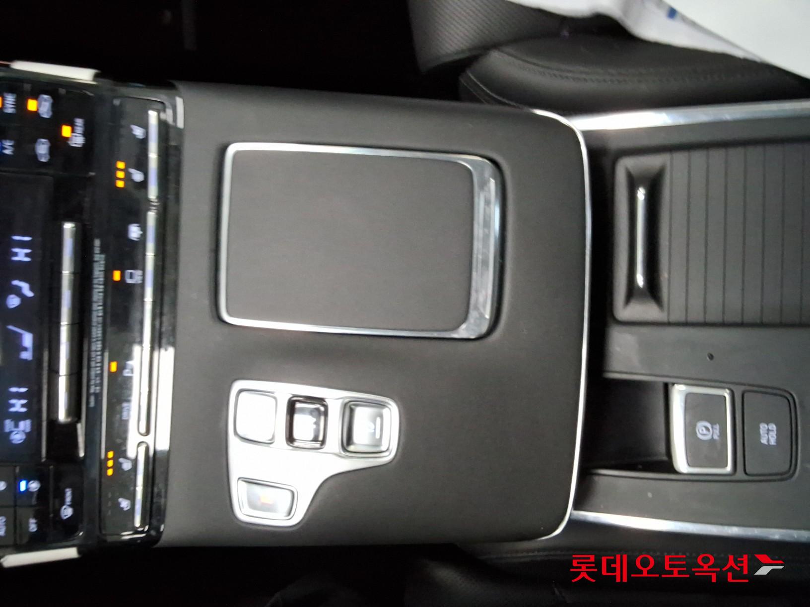 Hyundai Grandeur - 32