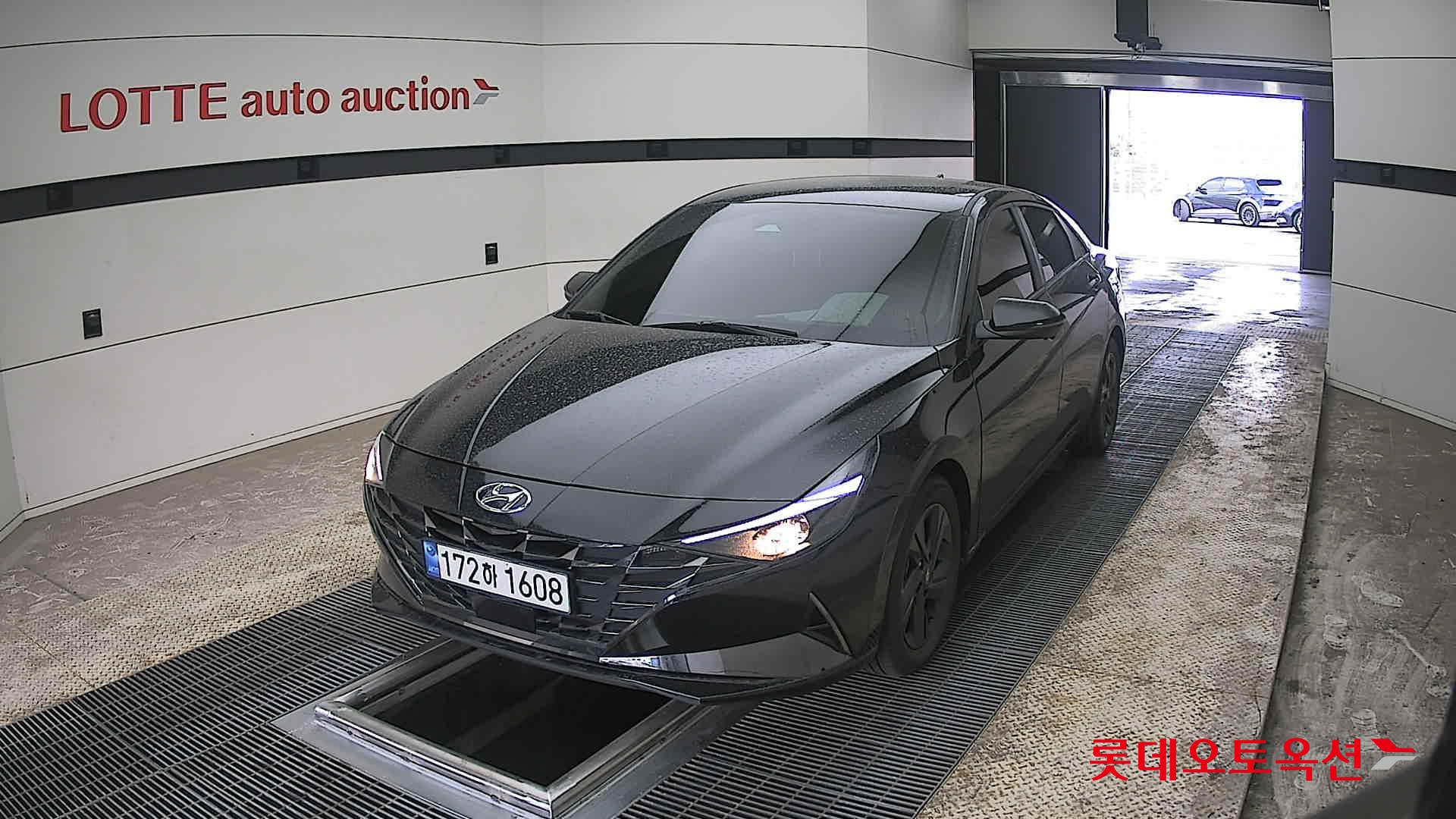 Hyundai Elantra - 10