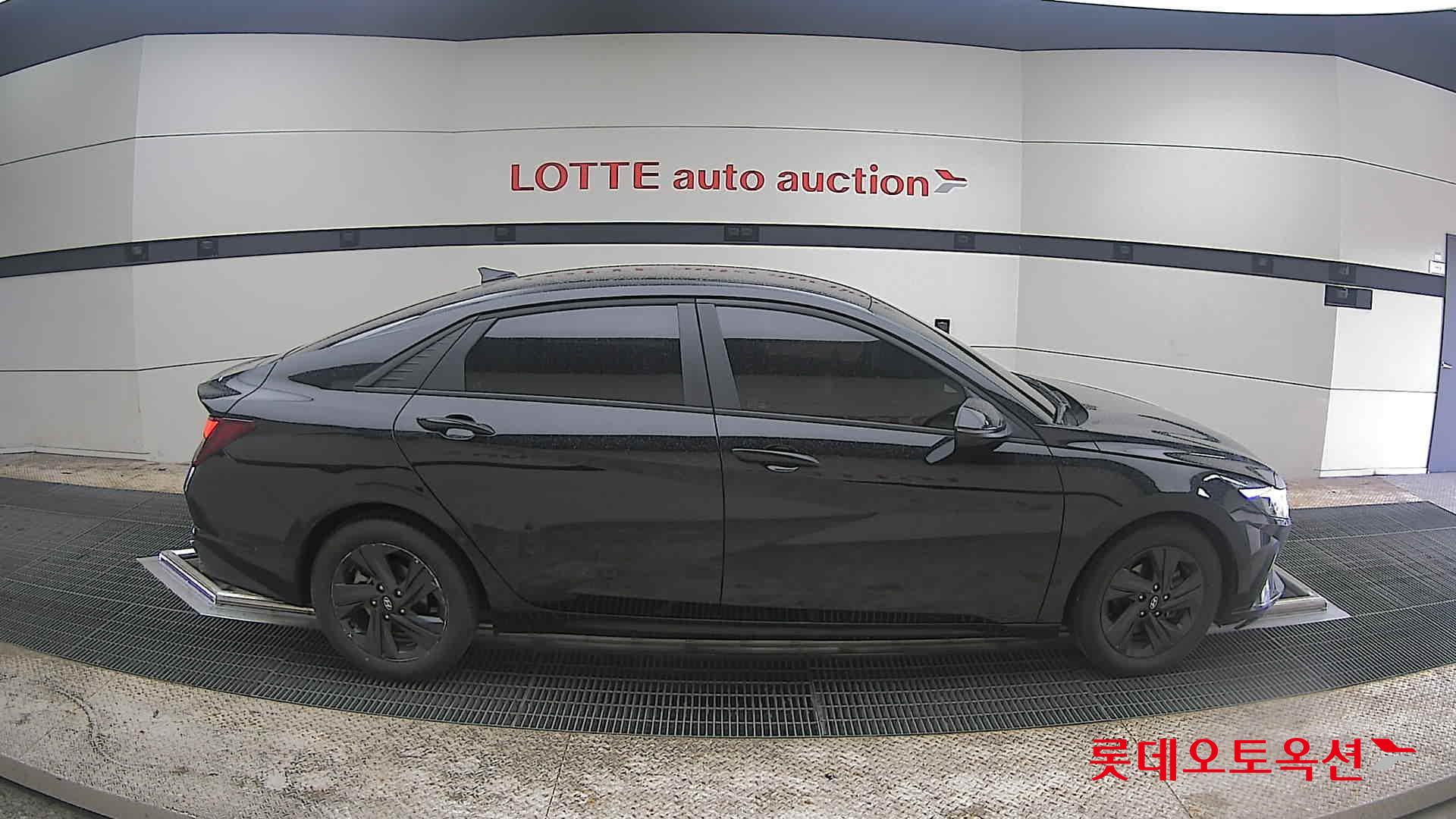 Hyundai Elantra - 21