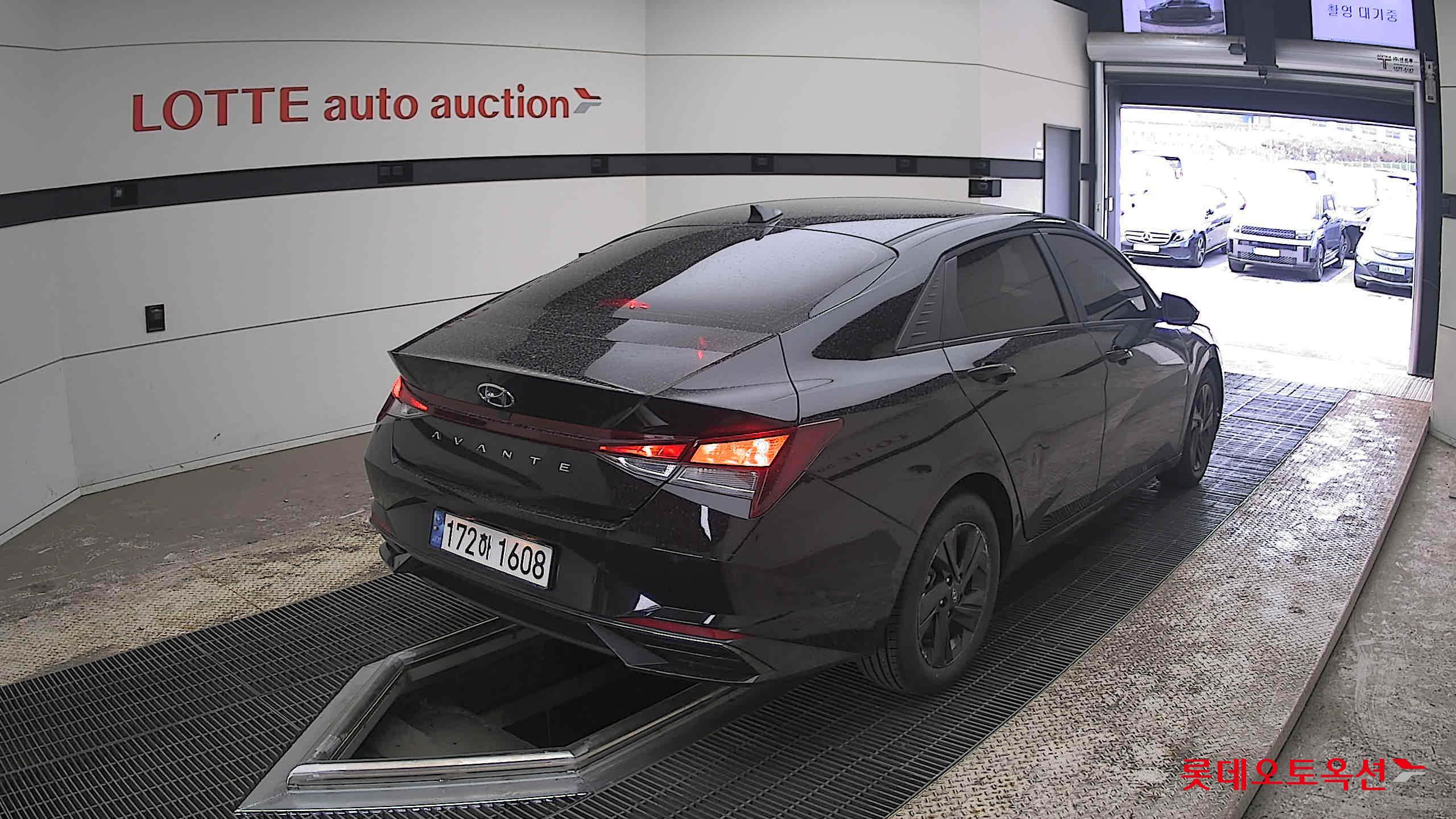 Hyundai Elantra - 5