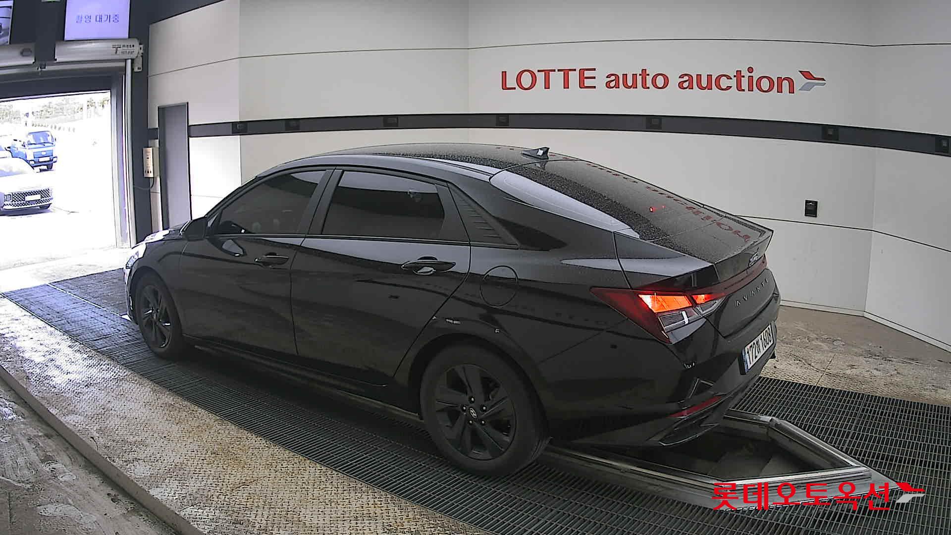Hyundai Elantra - 15