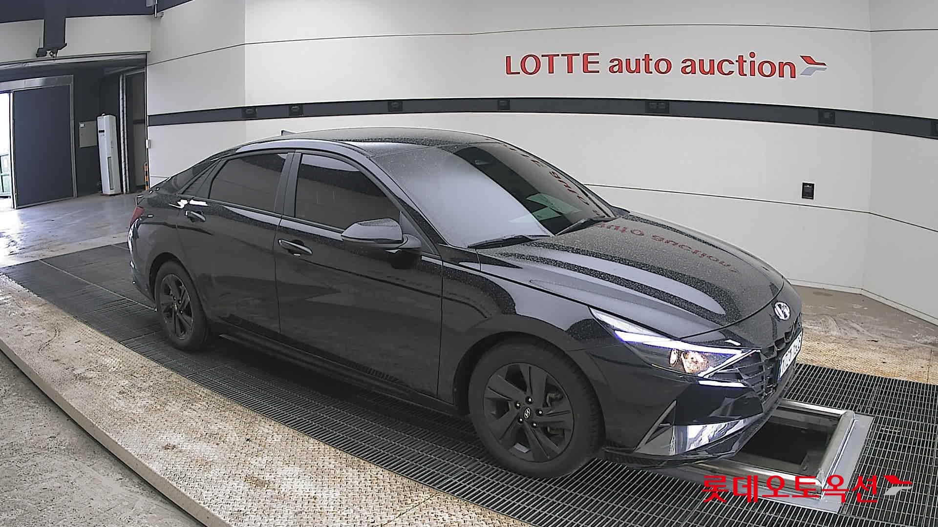 Hyundai Elantra - 23