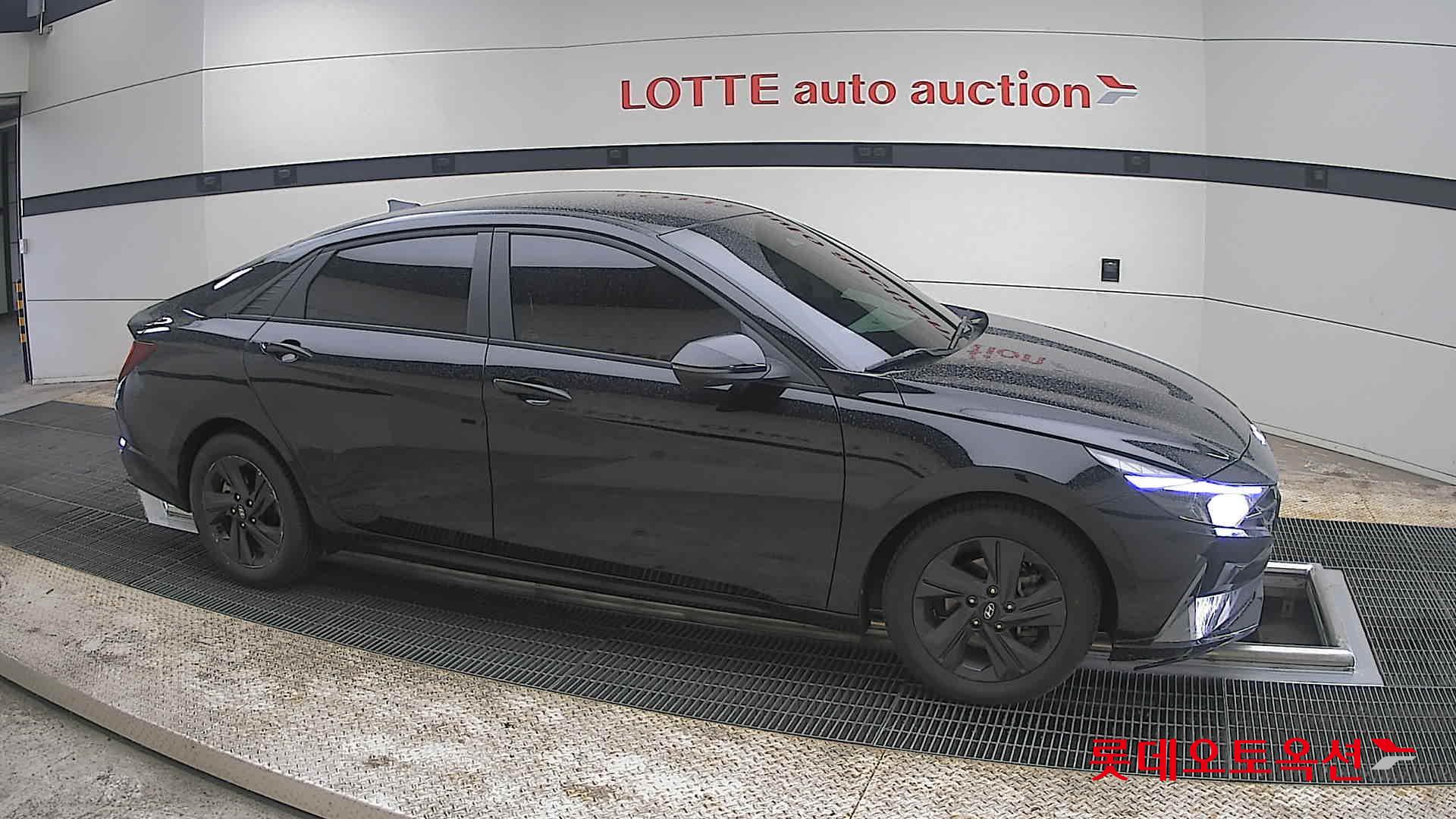 Hyundai Elantra - 22