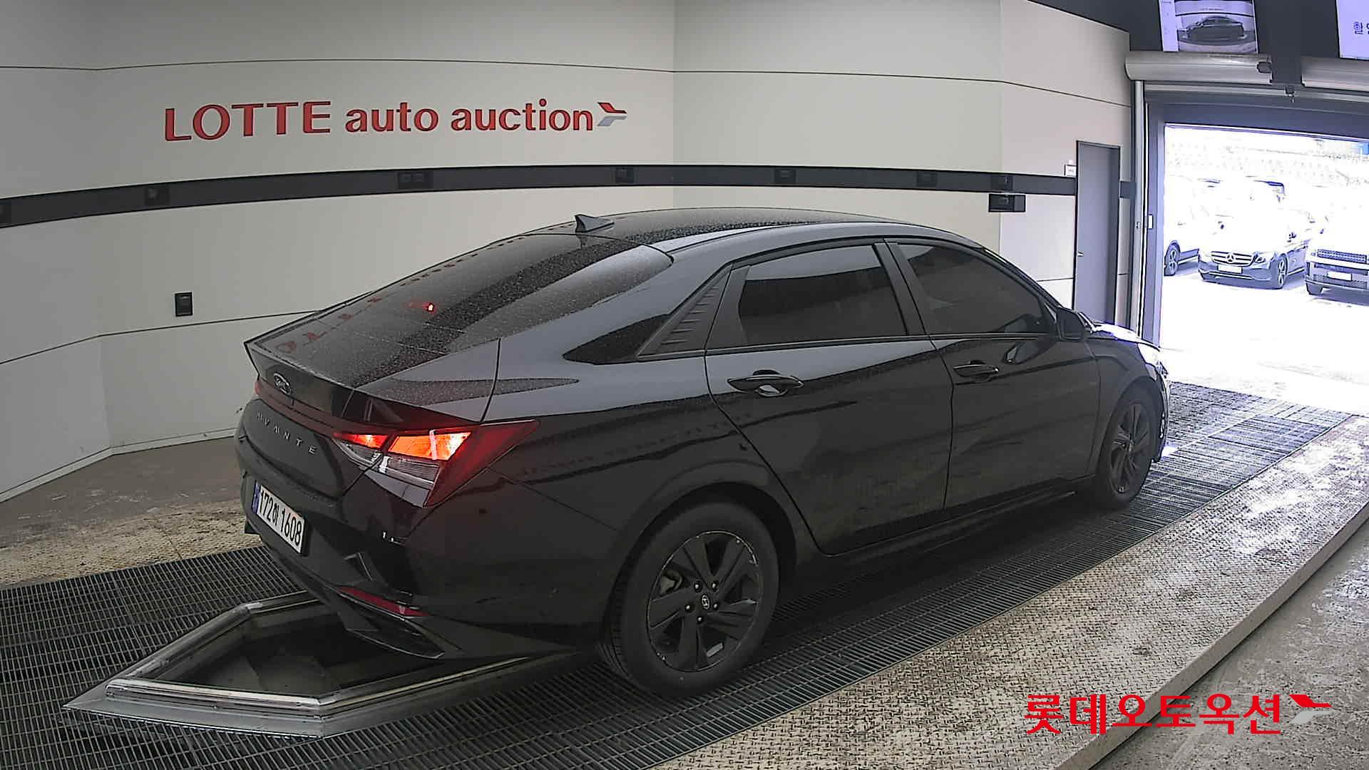 Hyundai Elantra - 19