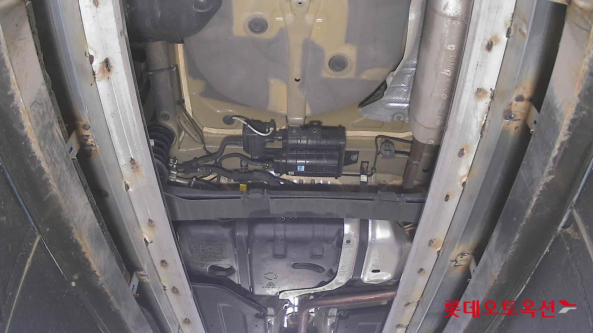 Hyundai Elantra - 2