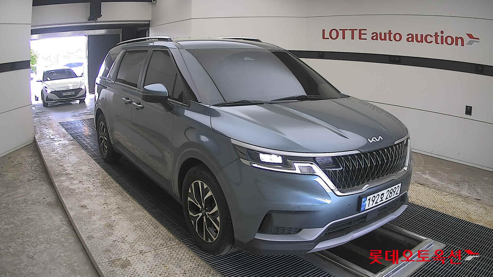 كيا كارنيفال 2023 - صورة 6