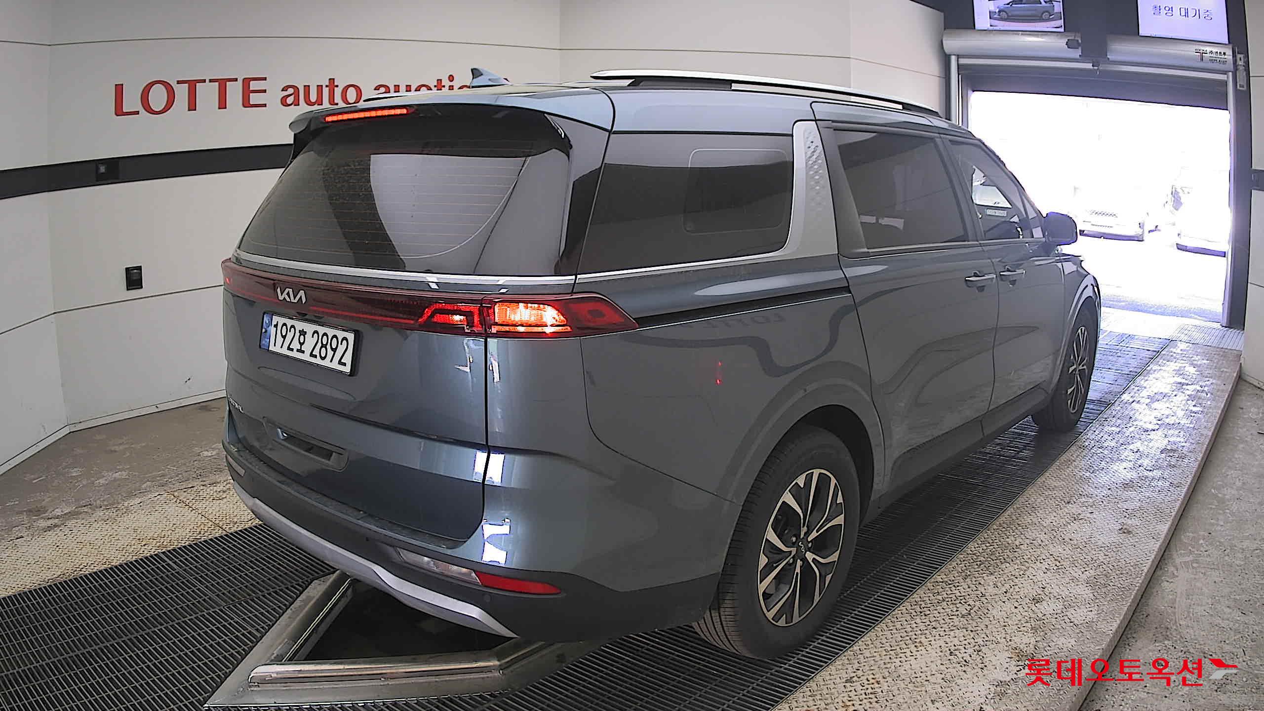 كيا كارنيفال 2023 - صورة 5