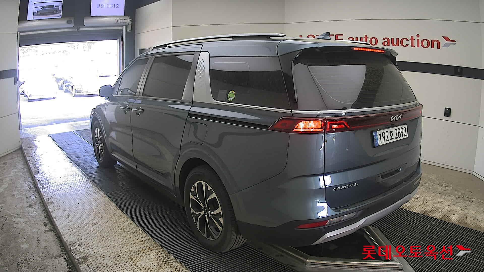 كيا كارنيفال 2023 - صورة 4