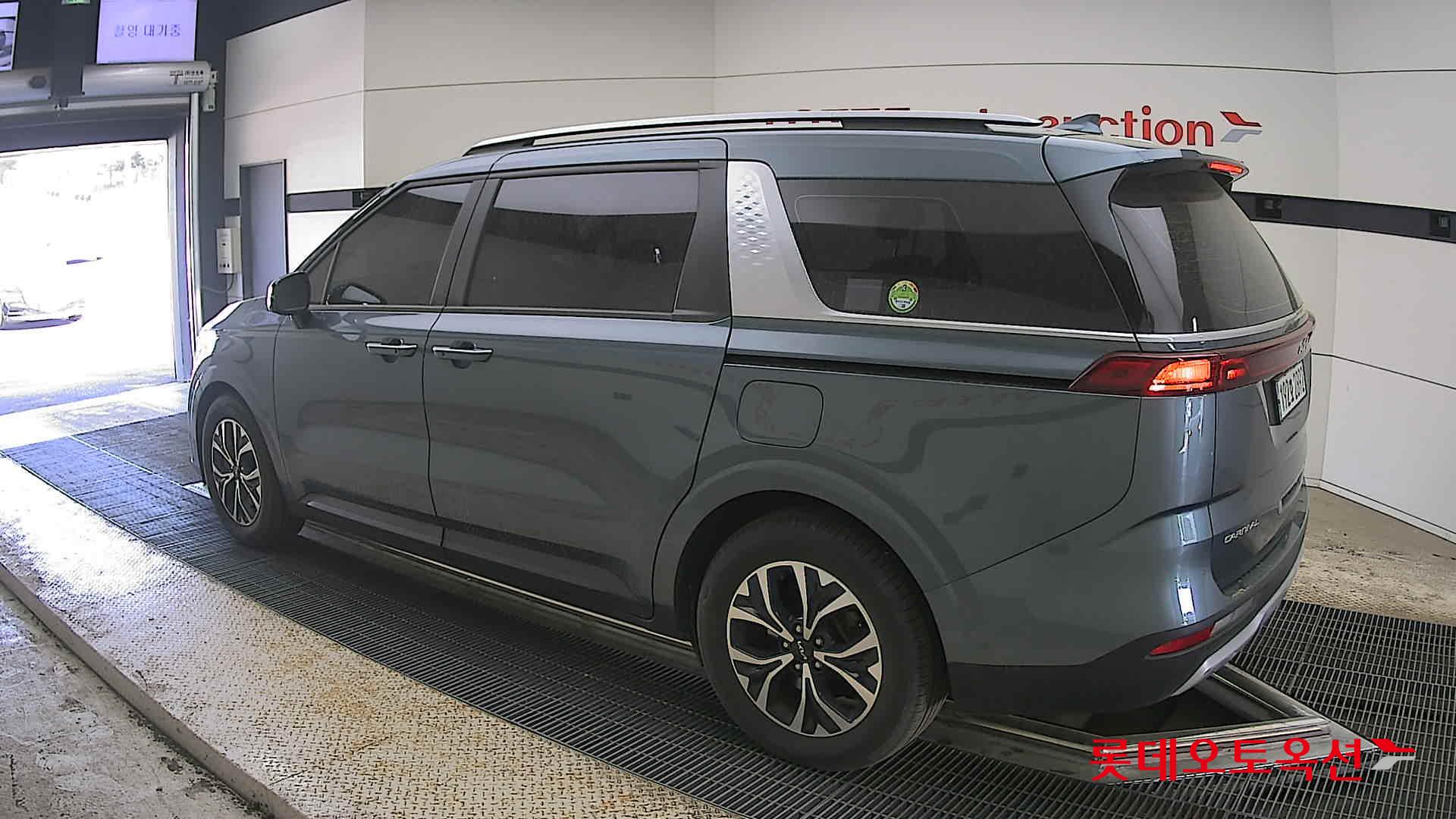 كيا كارنيفال 2023 - صورة 15