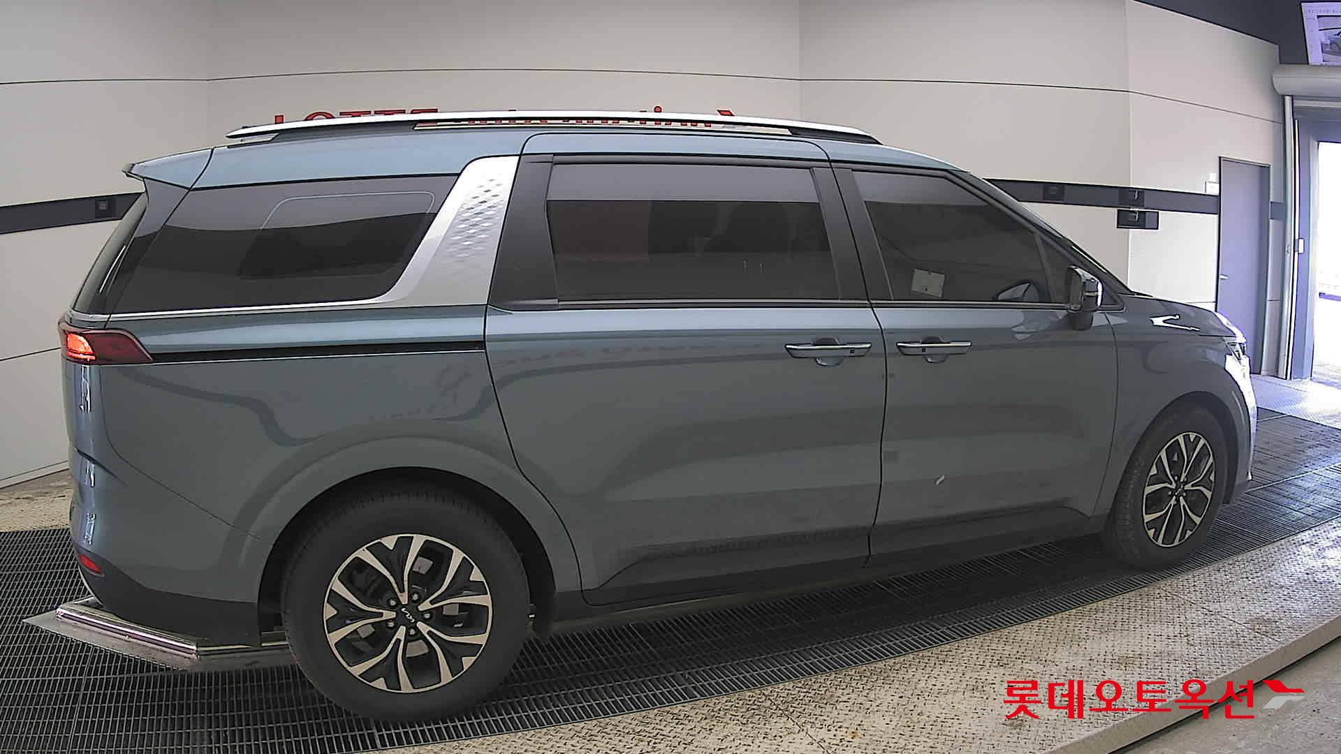 كيا كارنيفال 2023 - صورة 20